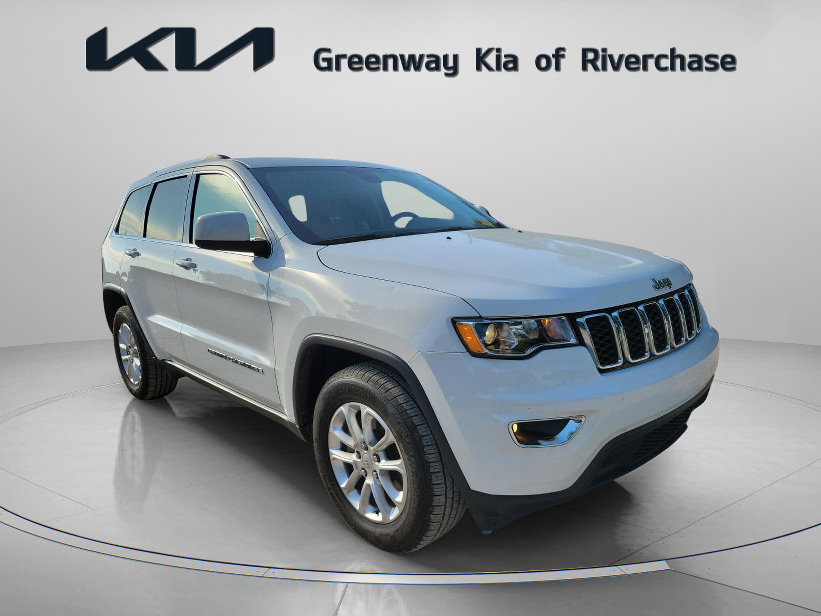 2021 Jeep Grand Cherokee Laredo E's photo