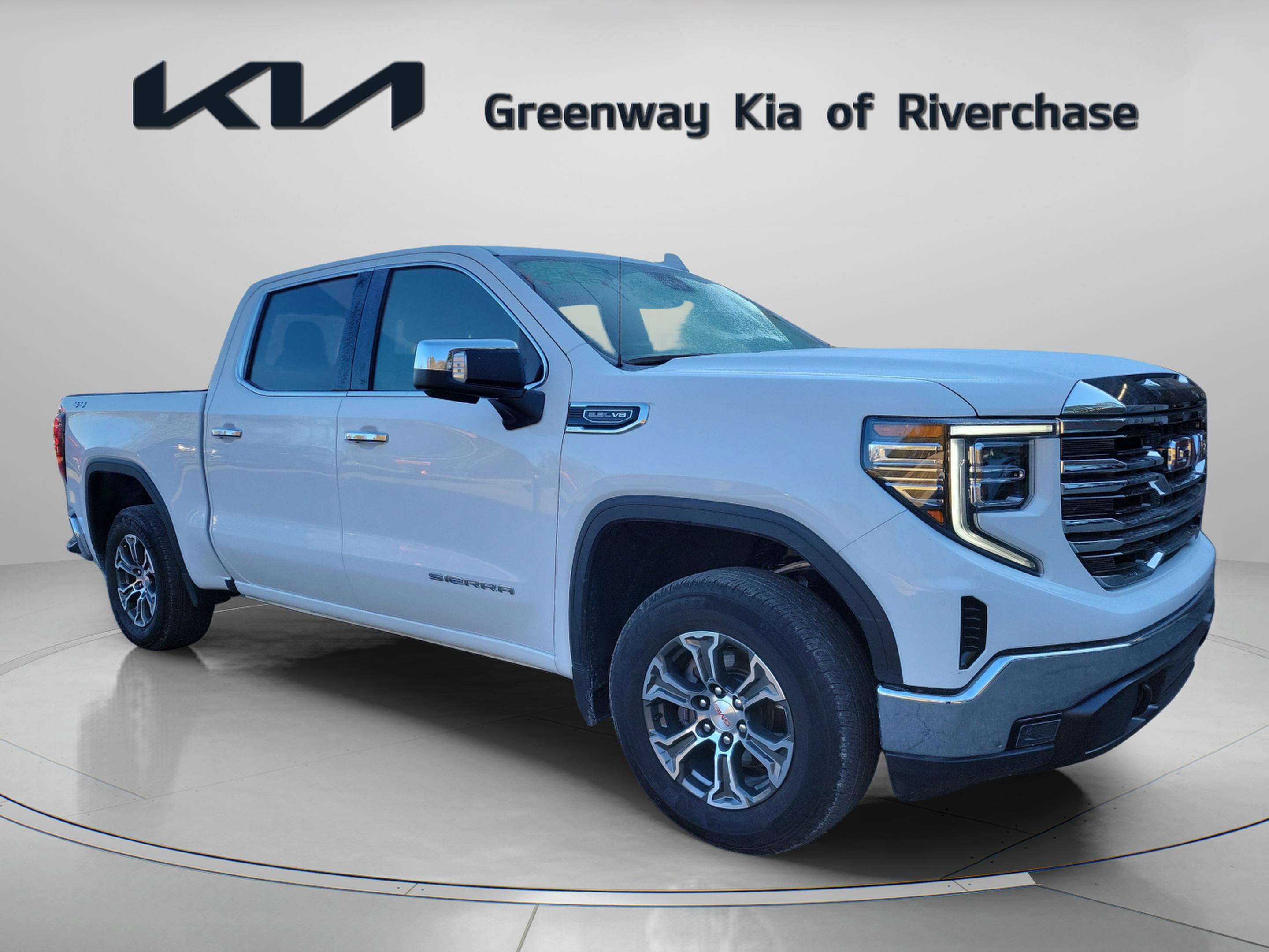 2025 GMC Sierra 1500 SLT