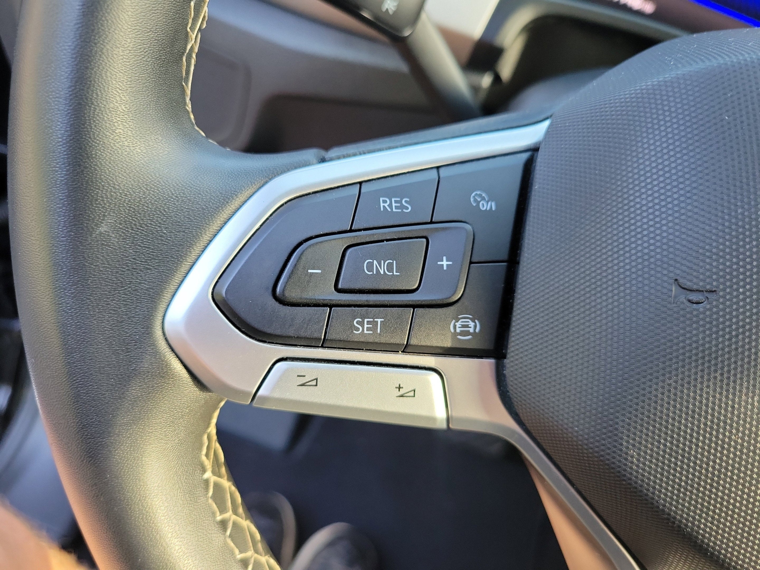 2023 Volkswagen Atlas 2.0T SE
