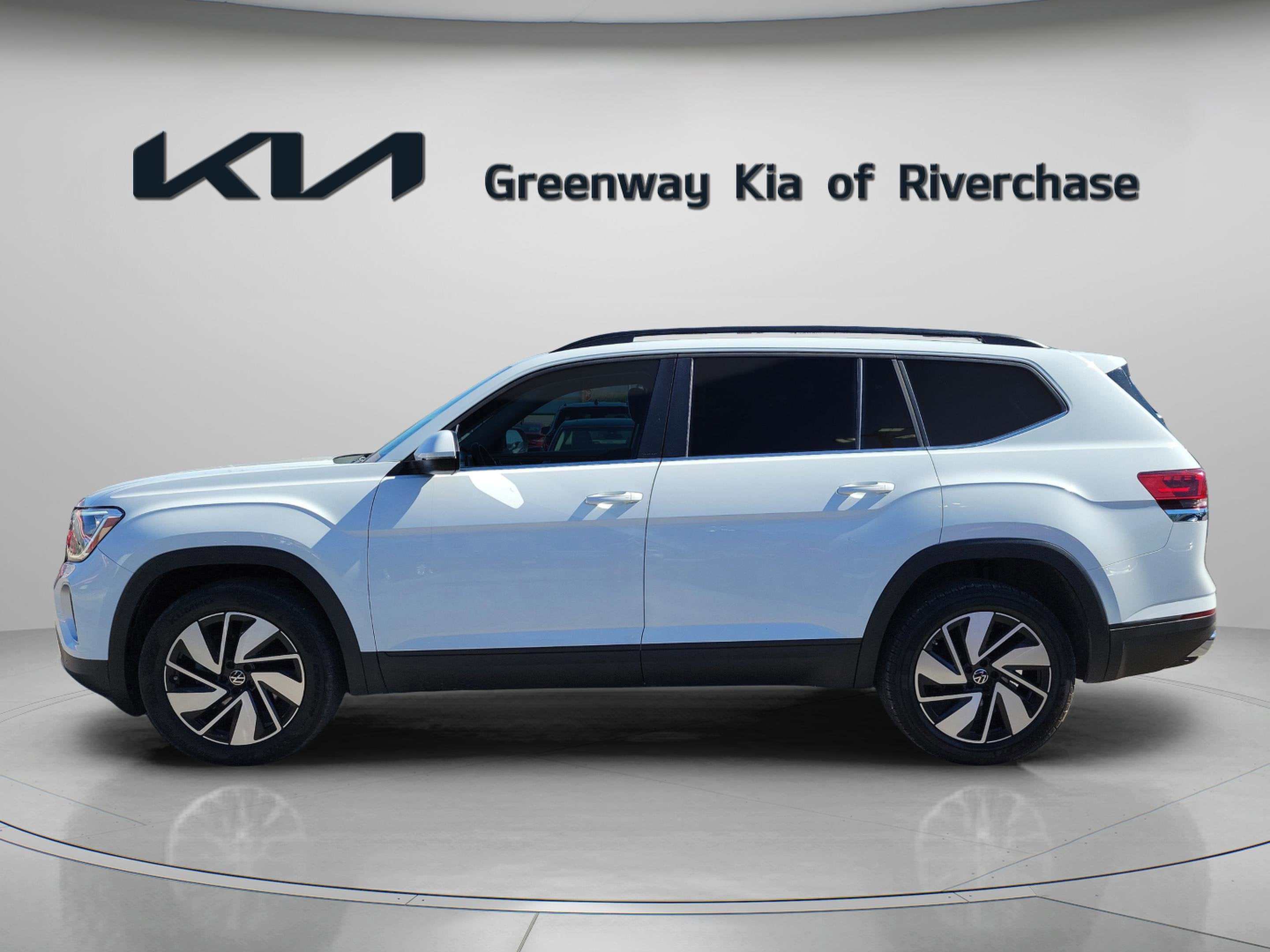 2025 Volkswagen Atlas 2.0T SE w/Technology