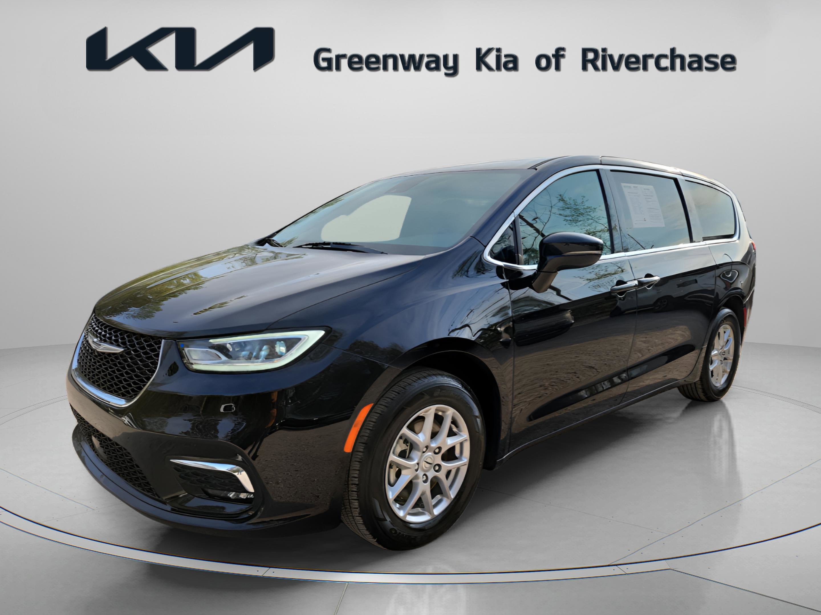 2025 Chrysler Pacifica Select