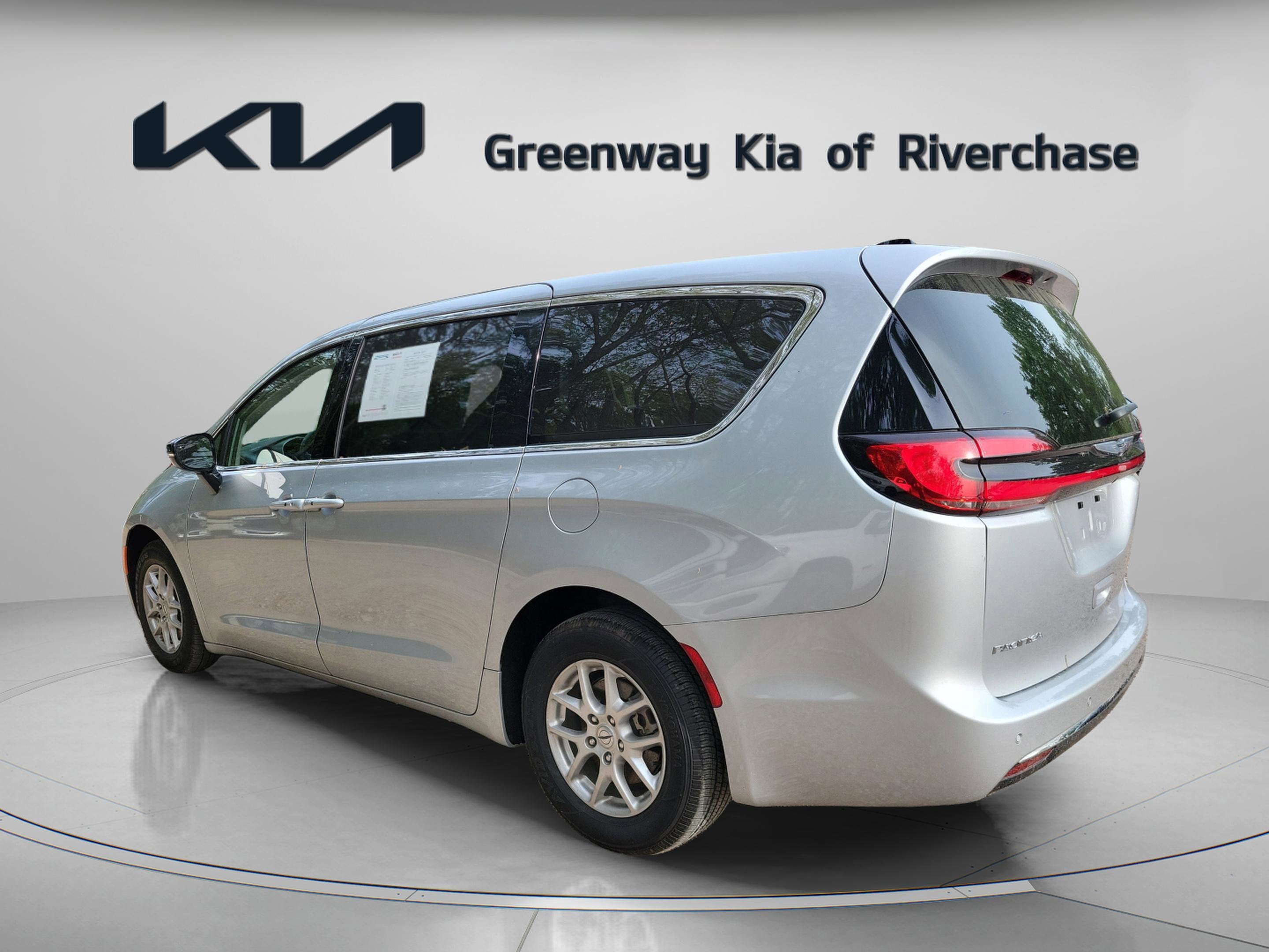 2024 Chrysler Pacifica Touring L