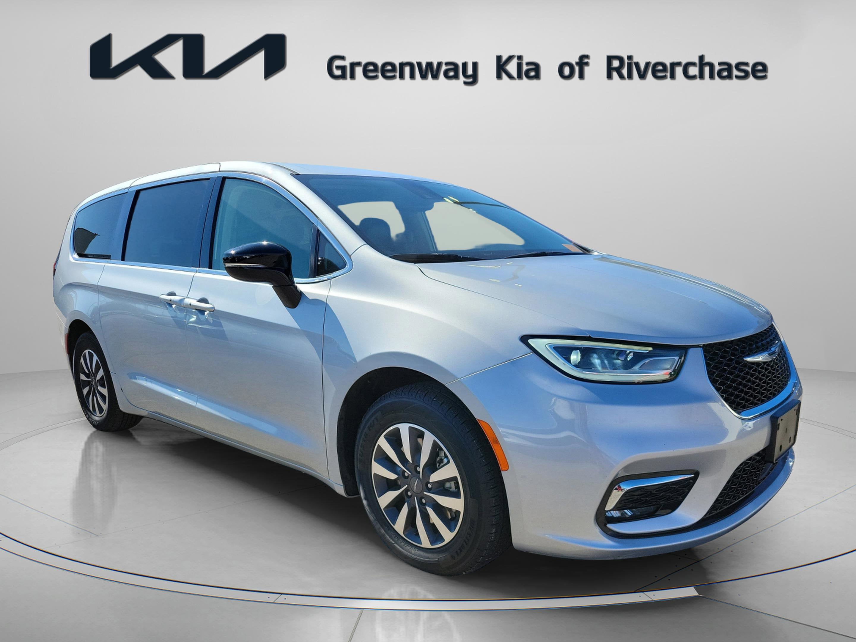 2024 Chrysler Pacifica Select