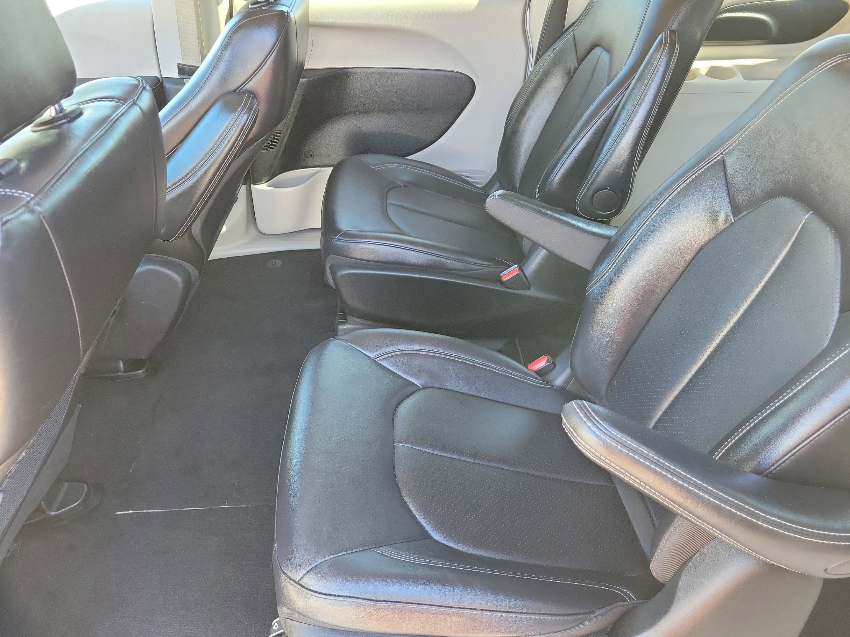 2024 Chrysler Pacifica Select