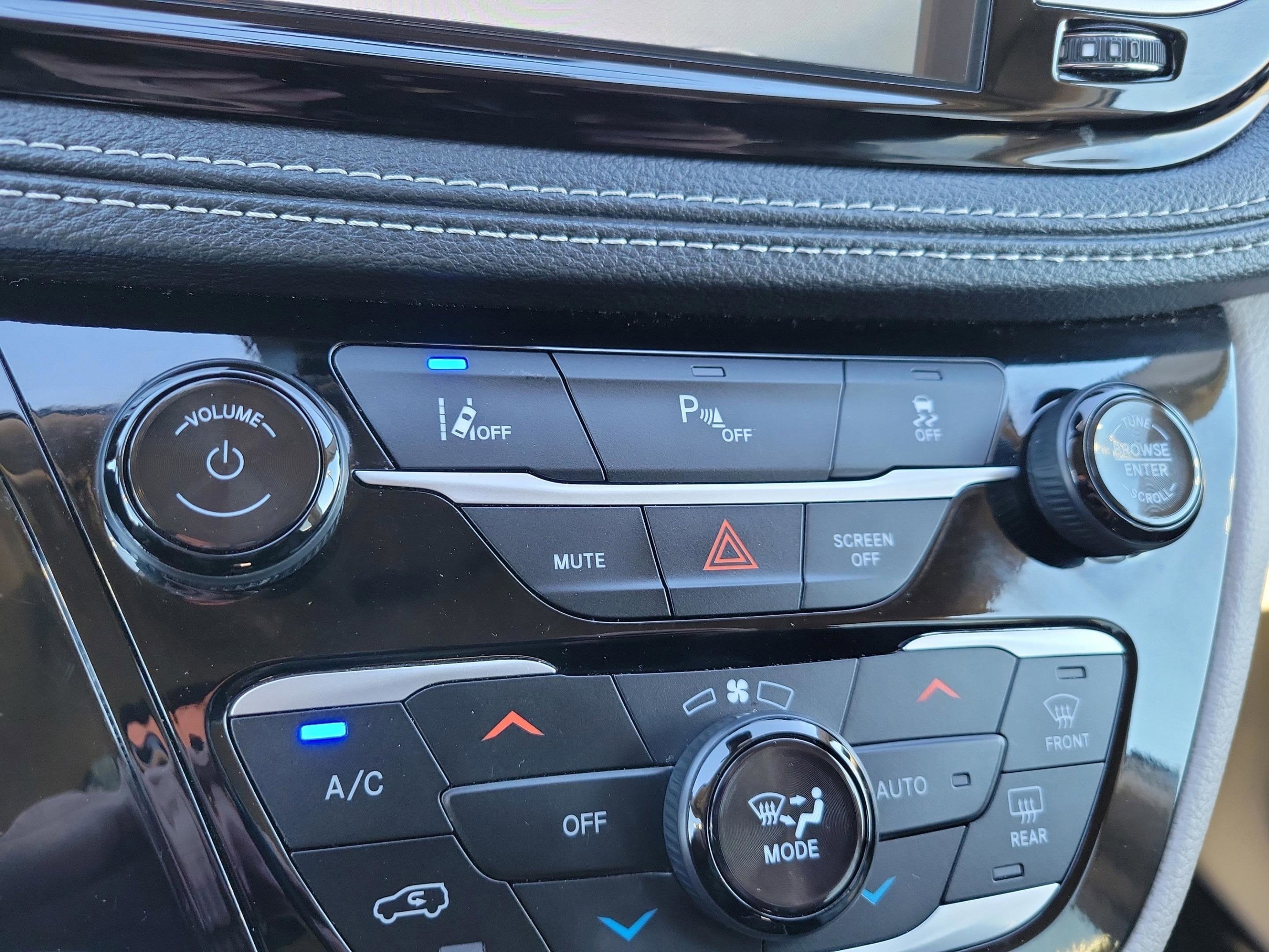 2024 Chrysler Pacifica Select