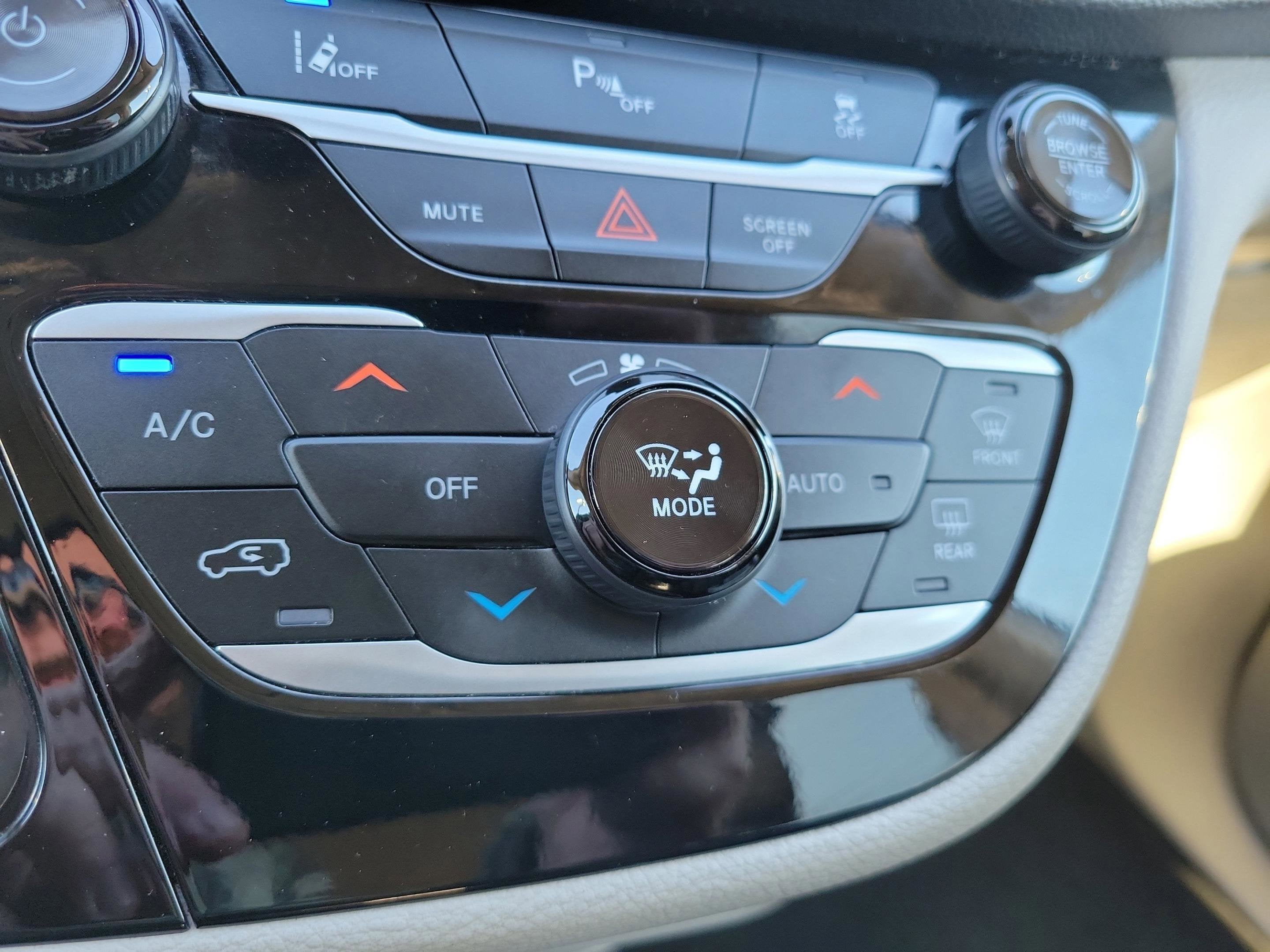 2024 Chrysler Pacifica Select