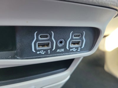 2024 Chrysler Pacifica Select