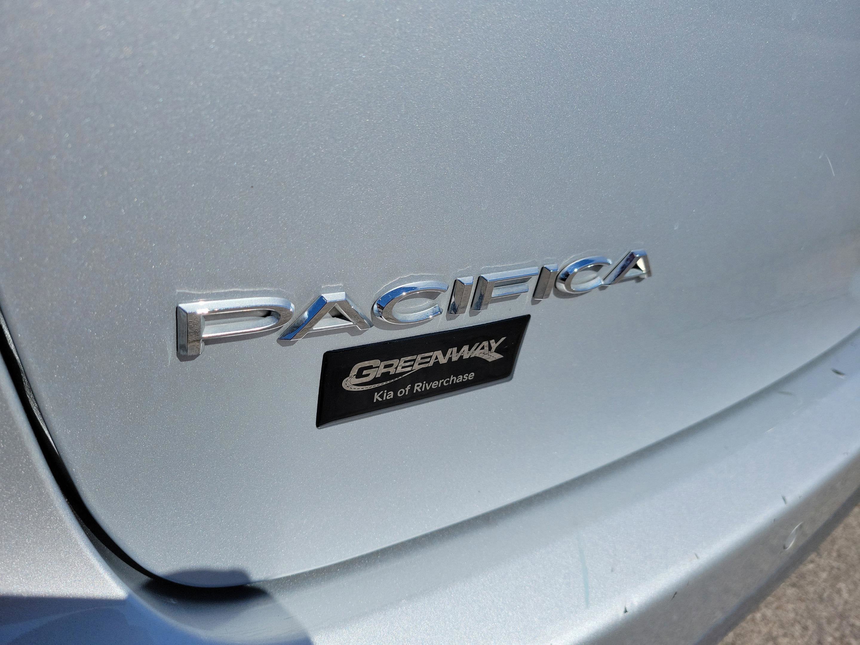 2024 Chrysler Pacifica Select