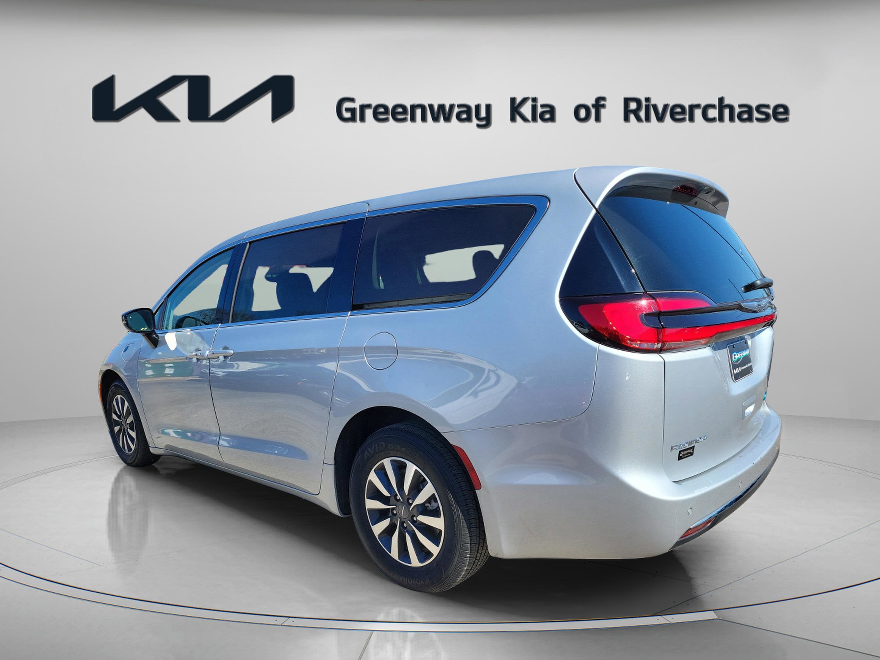 2024 Chrysler Pacifica Select