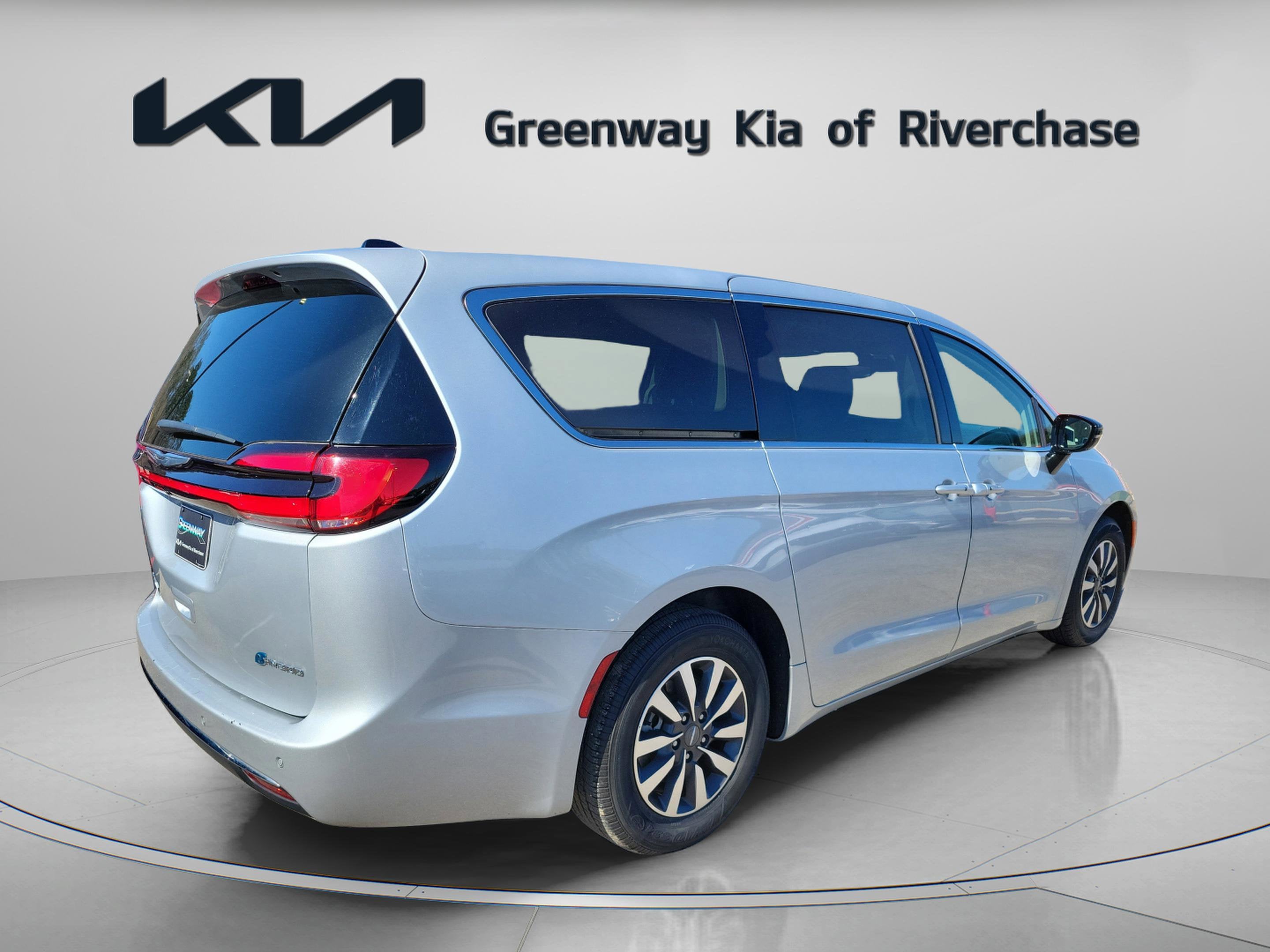 2024 Chrysler Pacifica Select