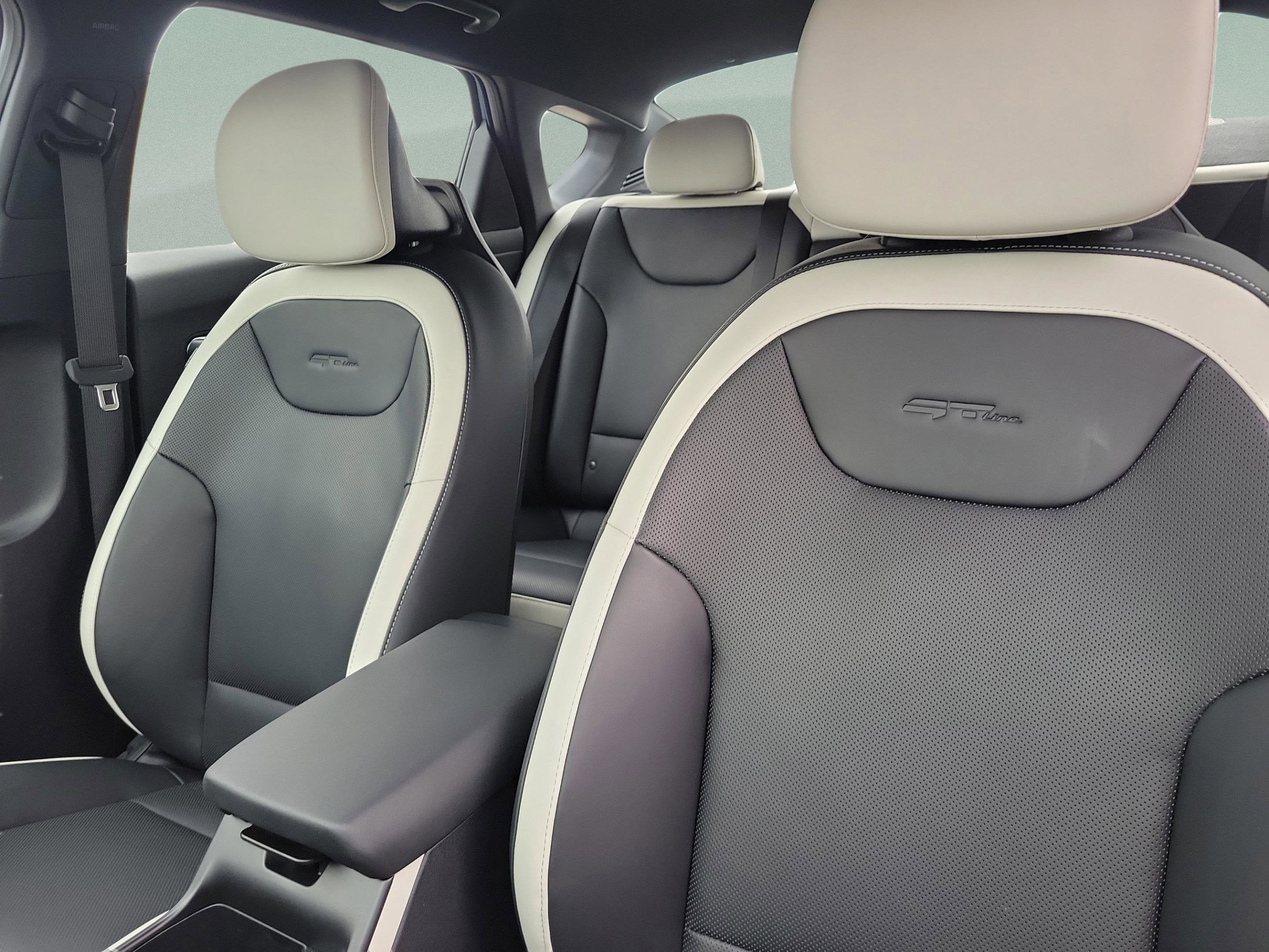 2025 Kia K4 GT-Line Turbo