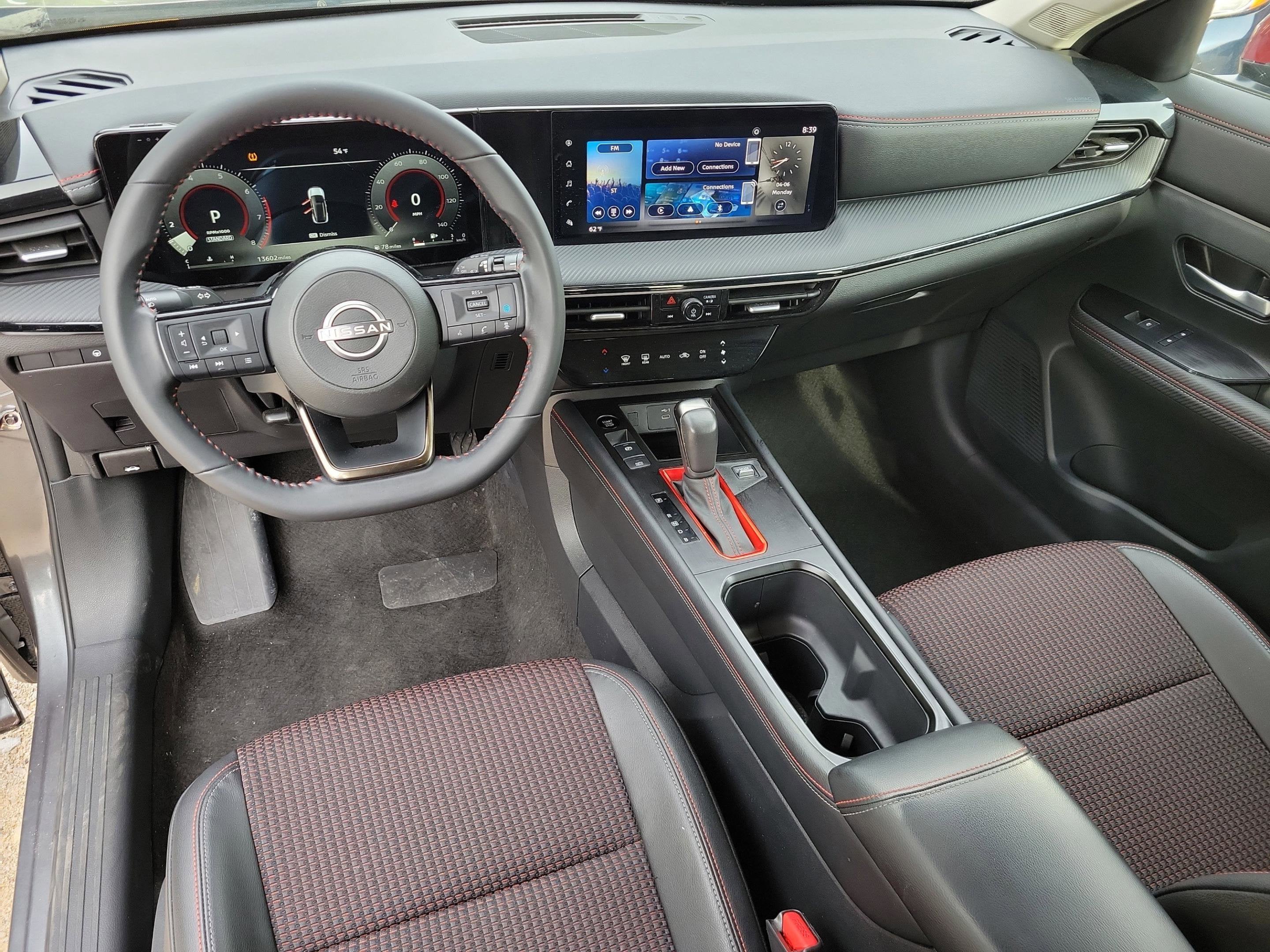 2025 Nissan Kicks SR