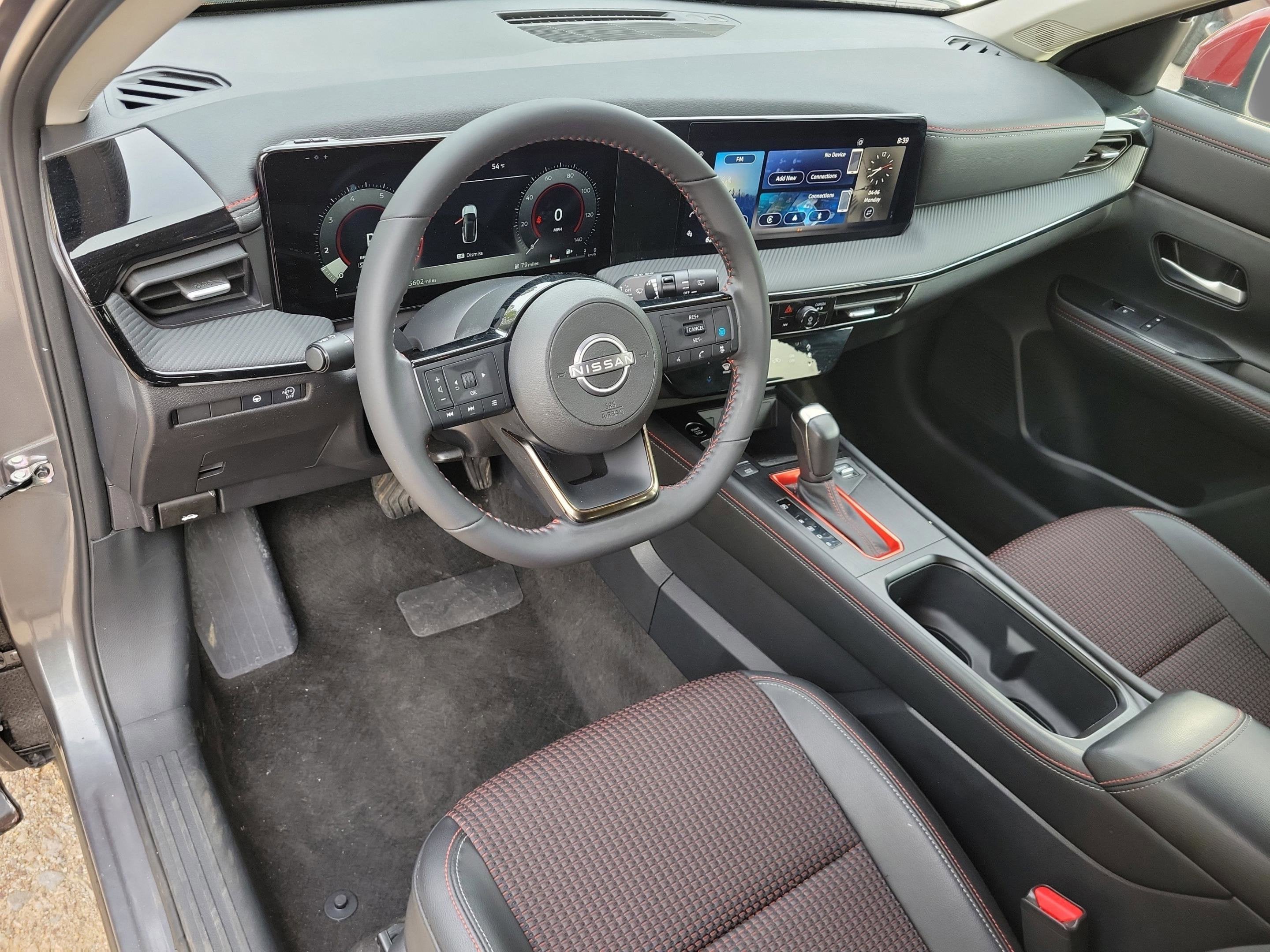 2025 Nissan Kicks SR