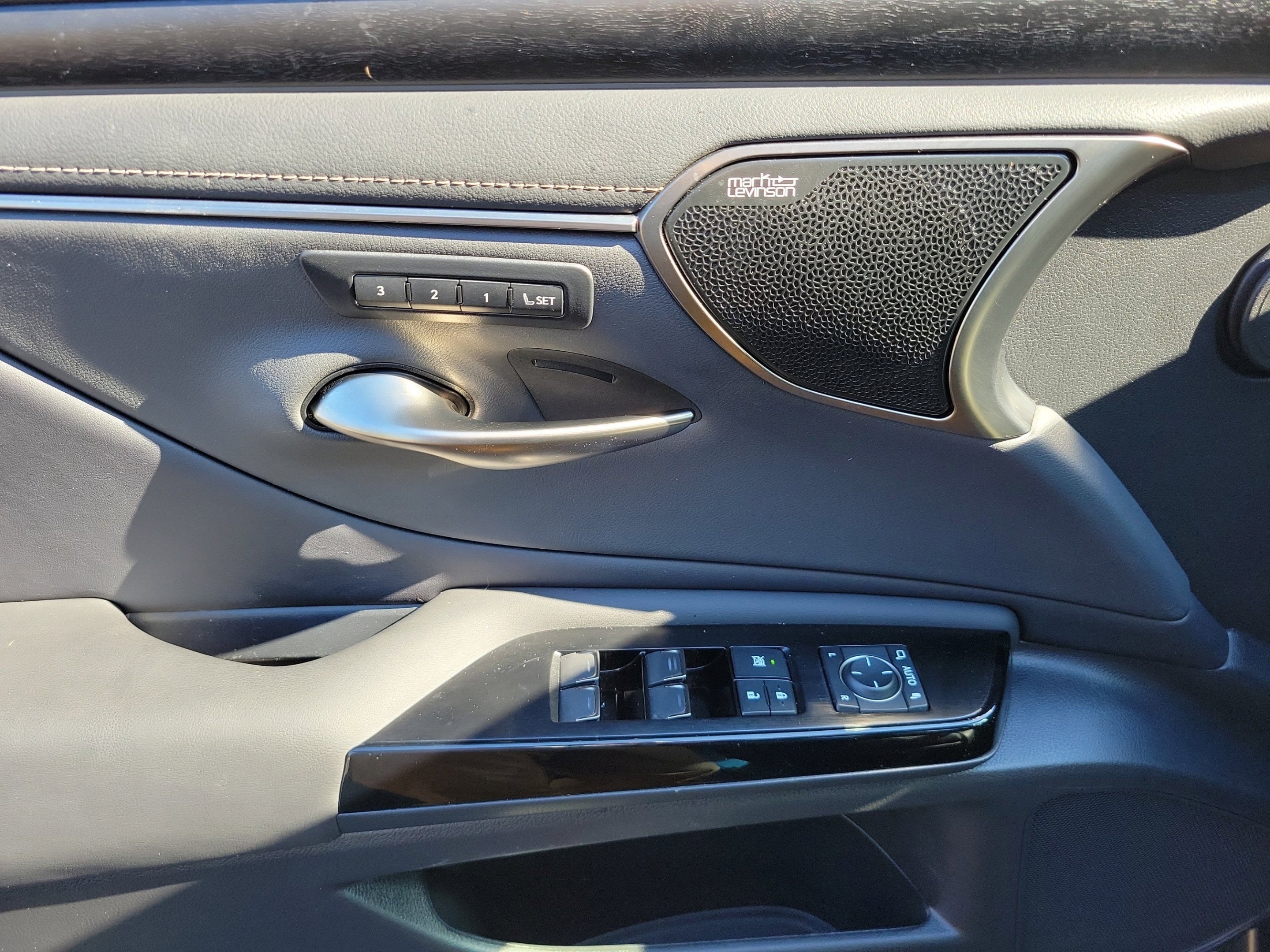 2024 Lexus ES 350 Ultra Luxury