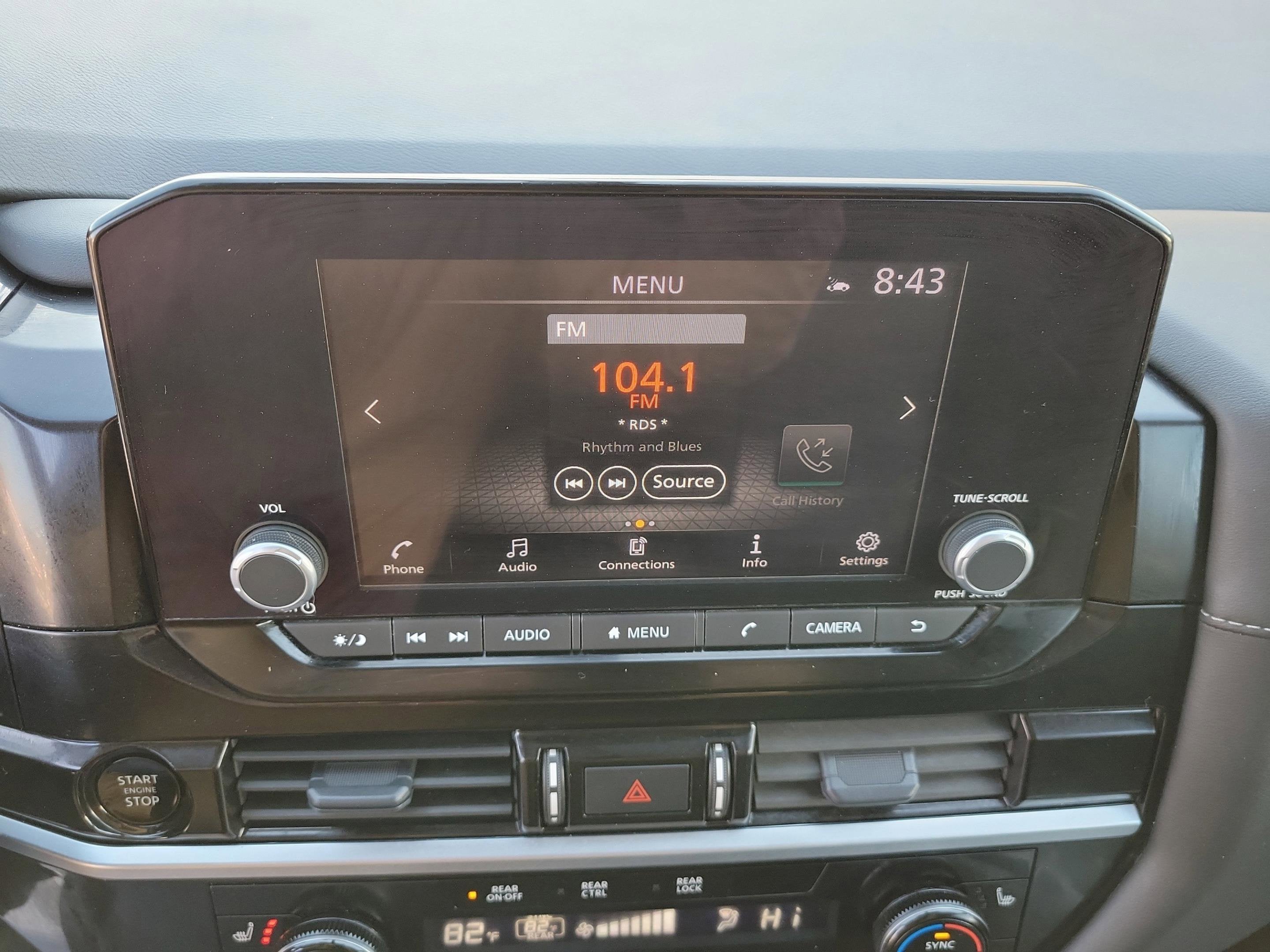 2025 Nissan Pathfinder SV