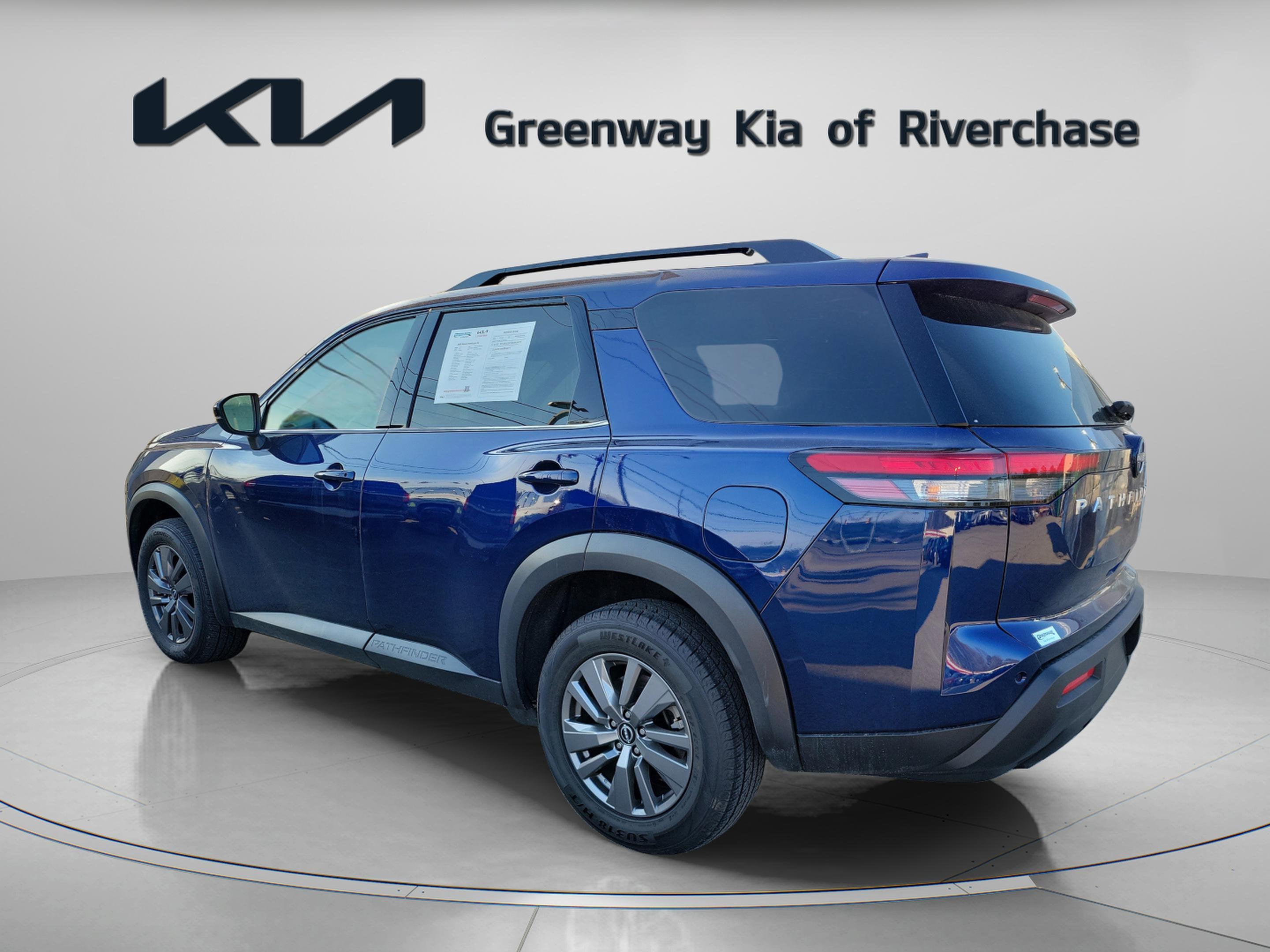 2025 Nissan Pathfinder SV