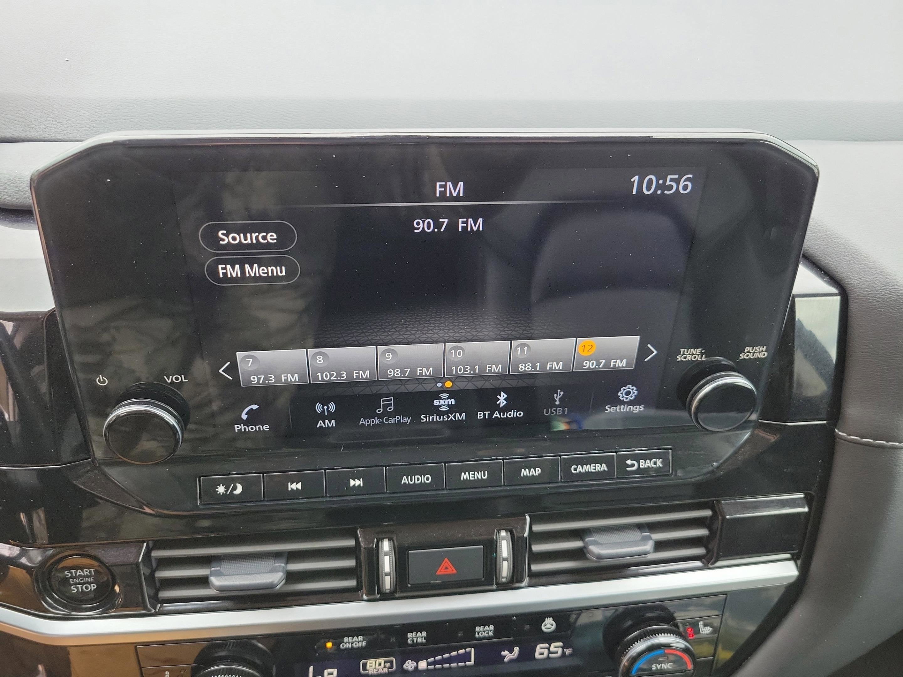 2025 Nissan Pathfinder SL