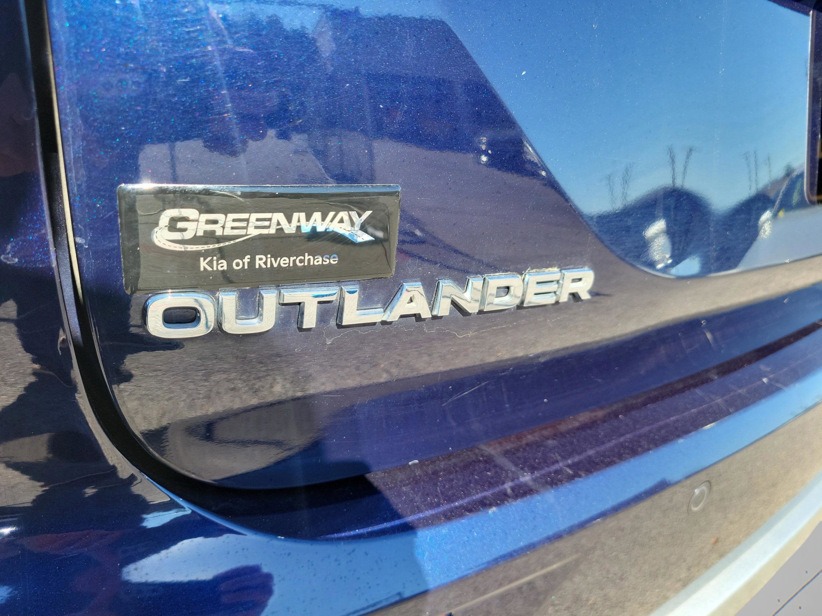 2024 Mitsubishi Outlander SE