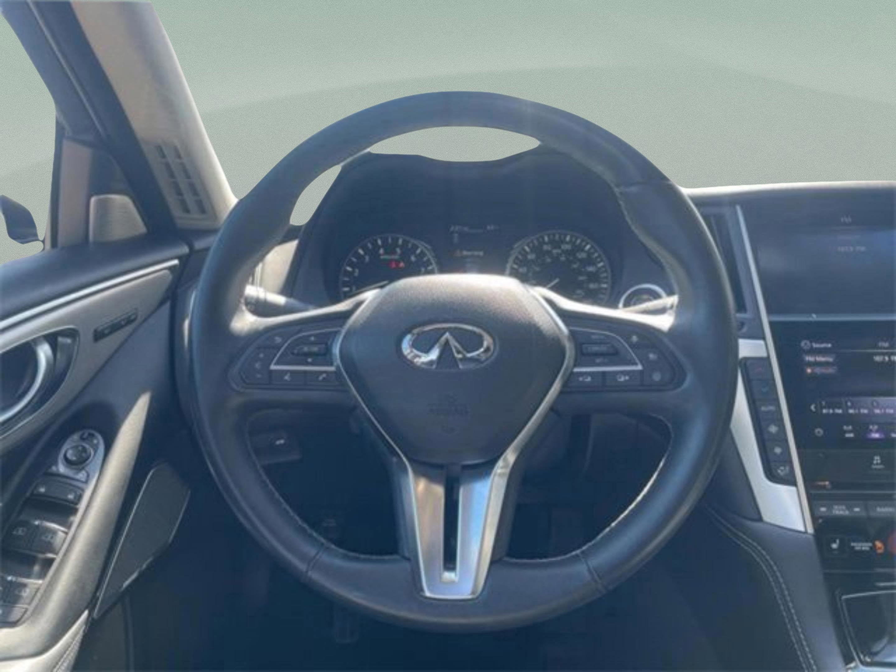 2022 INFINITI Q50 LUXE