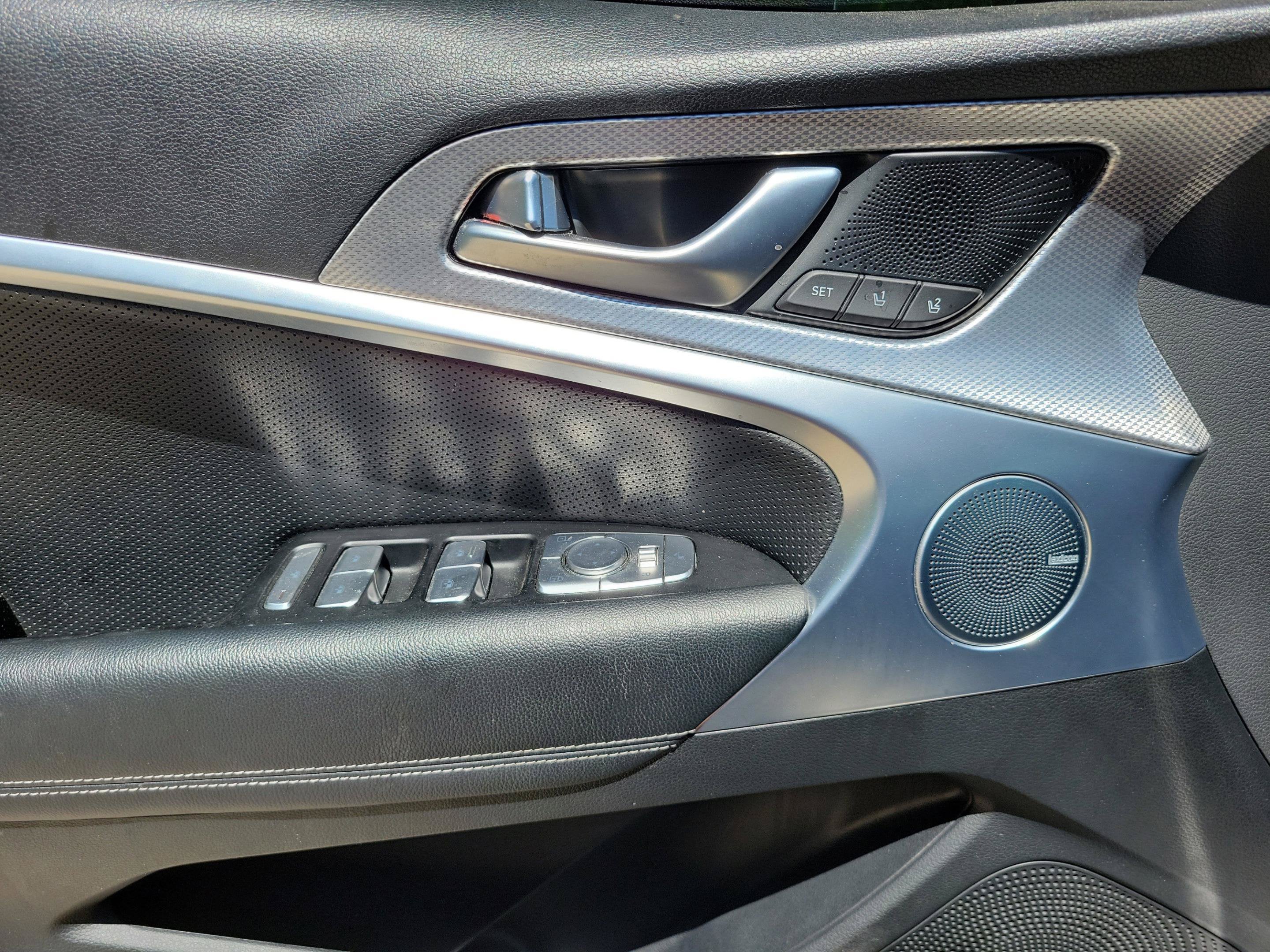 2022 Genesis G70 2.0T