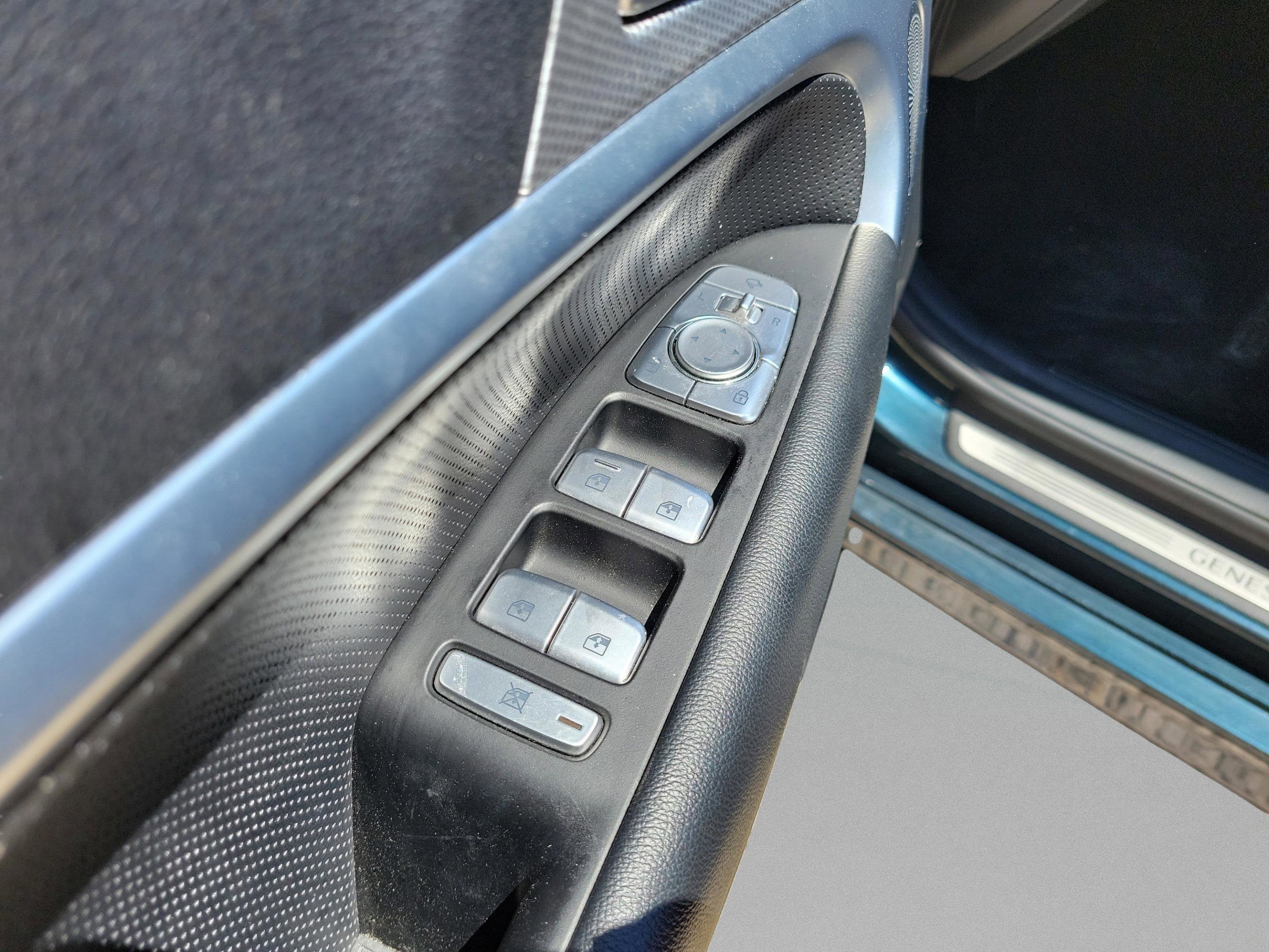 2022 Genesis G70 2.0T