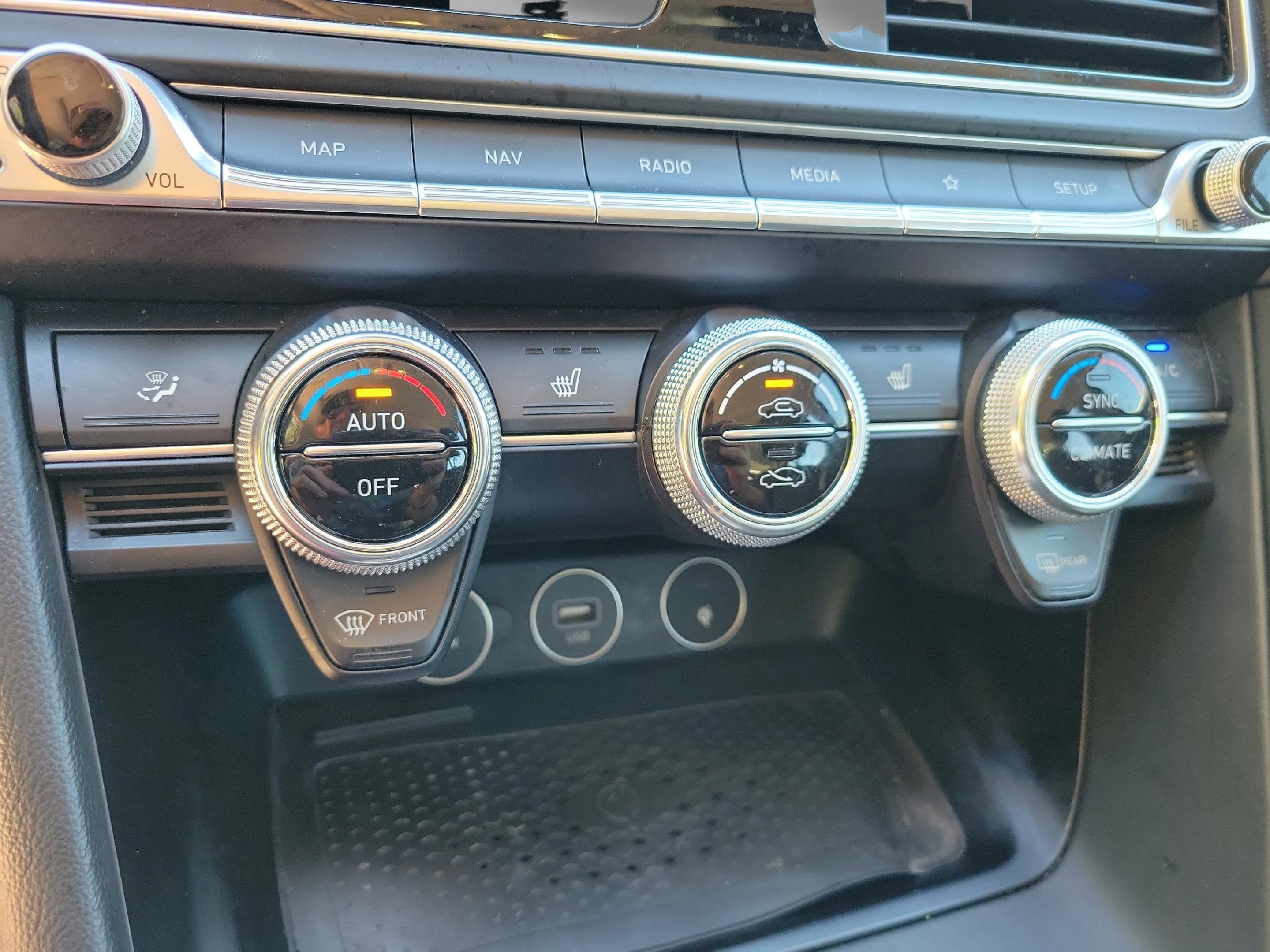 2022 Genesis G70 2.0T