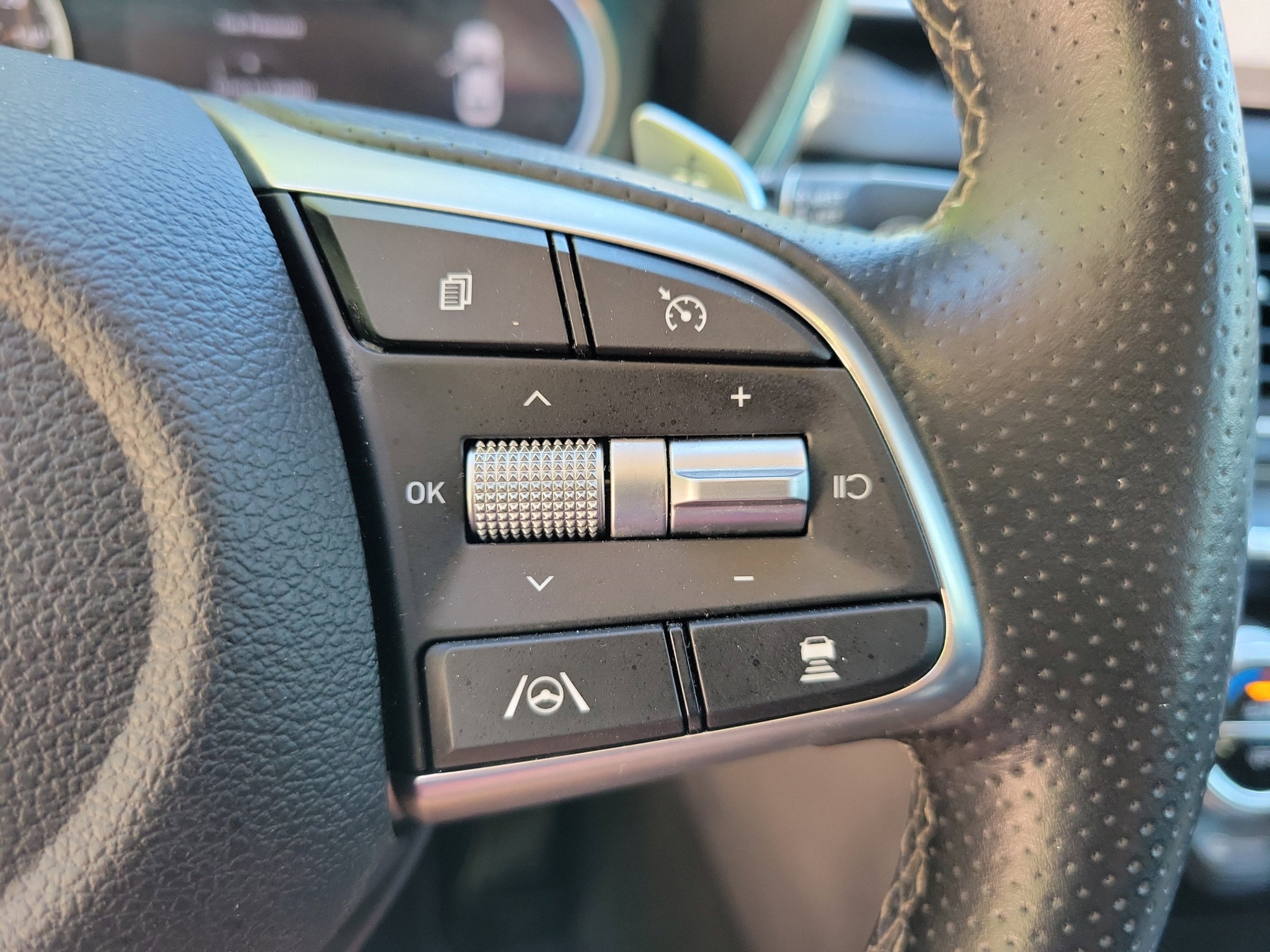 2022 Genesis G70 2.0T