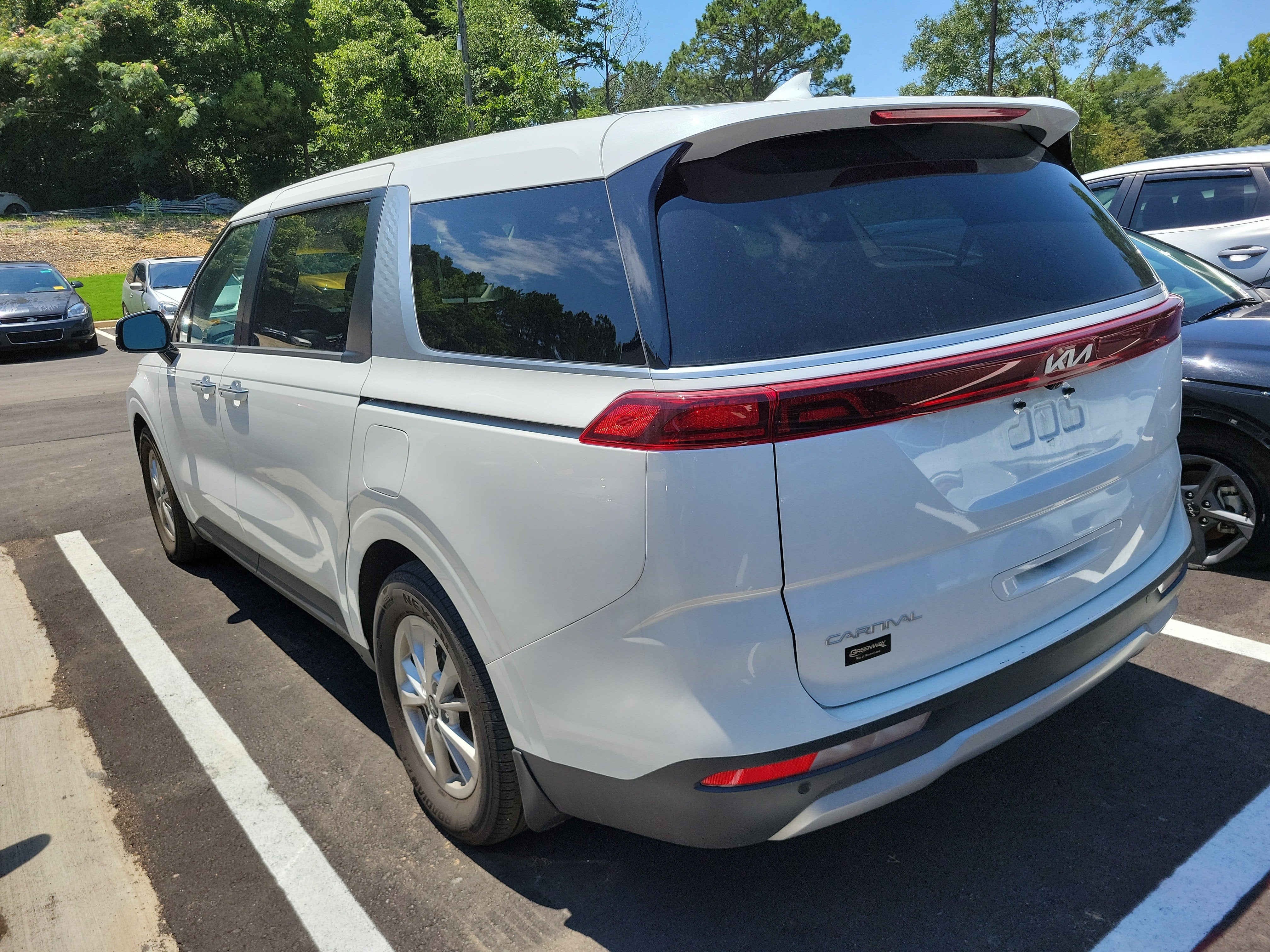2024 Kia Carnival LX