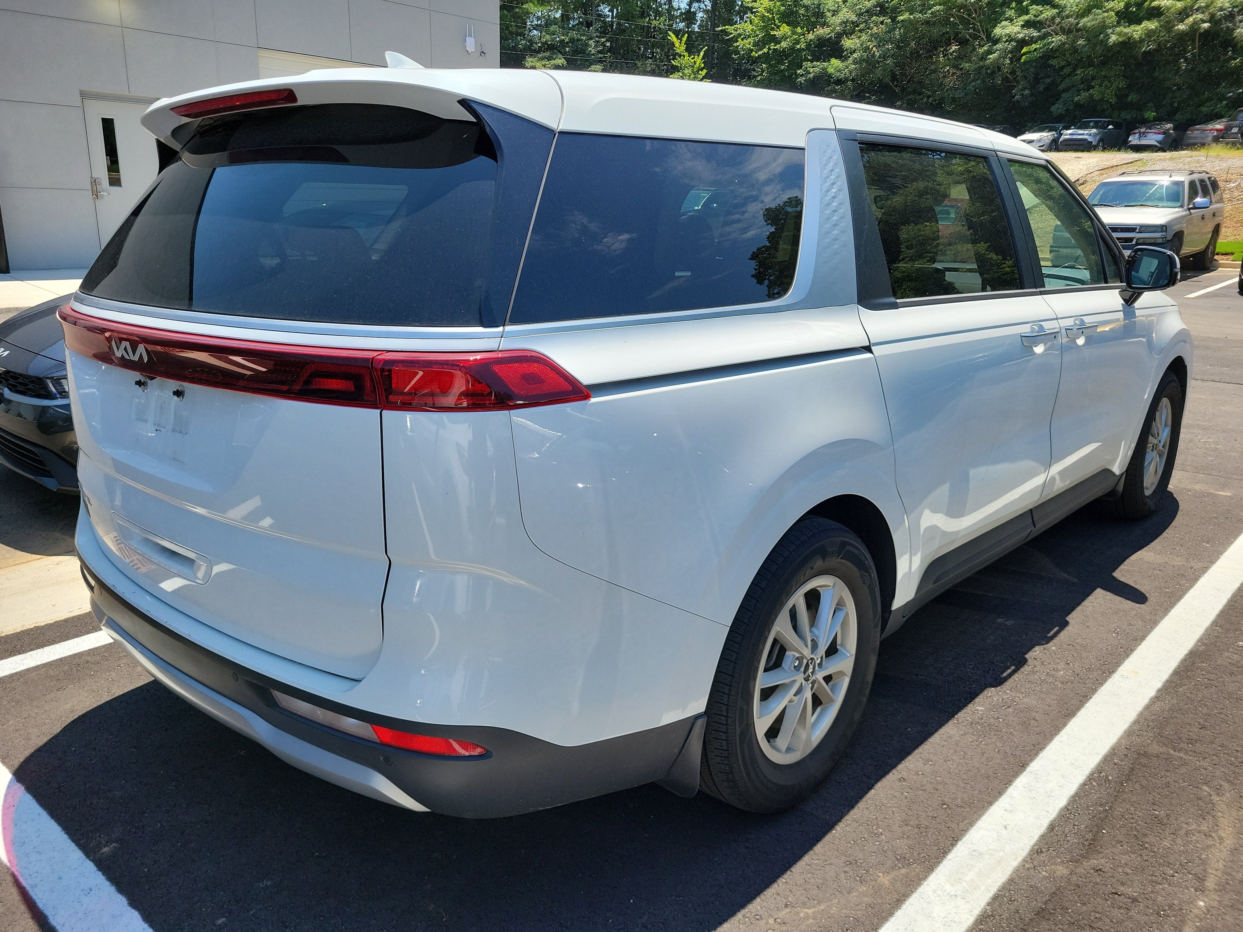 2024 Kia Carnival LX