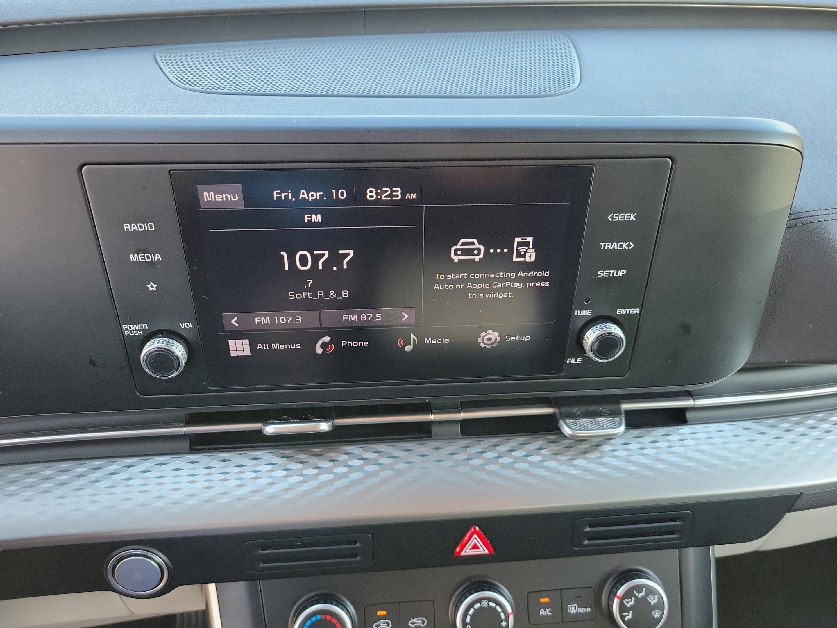 2024 Kia Carnival LX