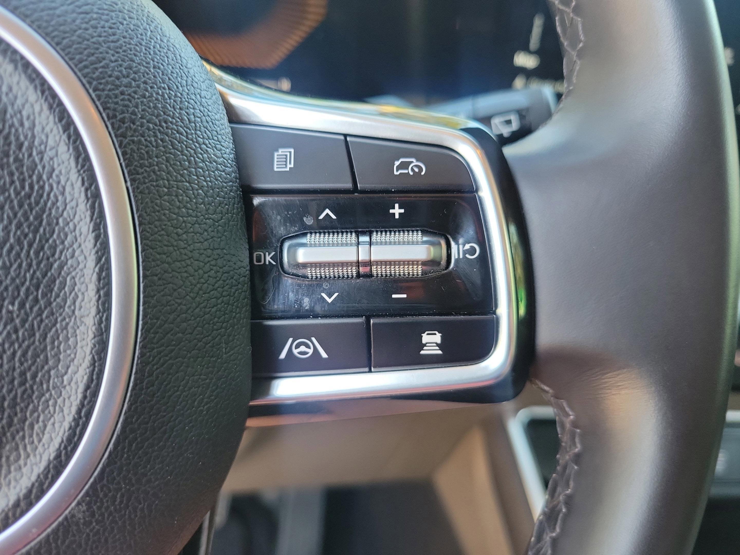 2025 Kia Carnival LXS
