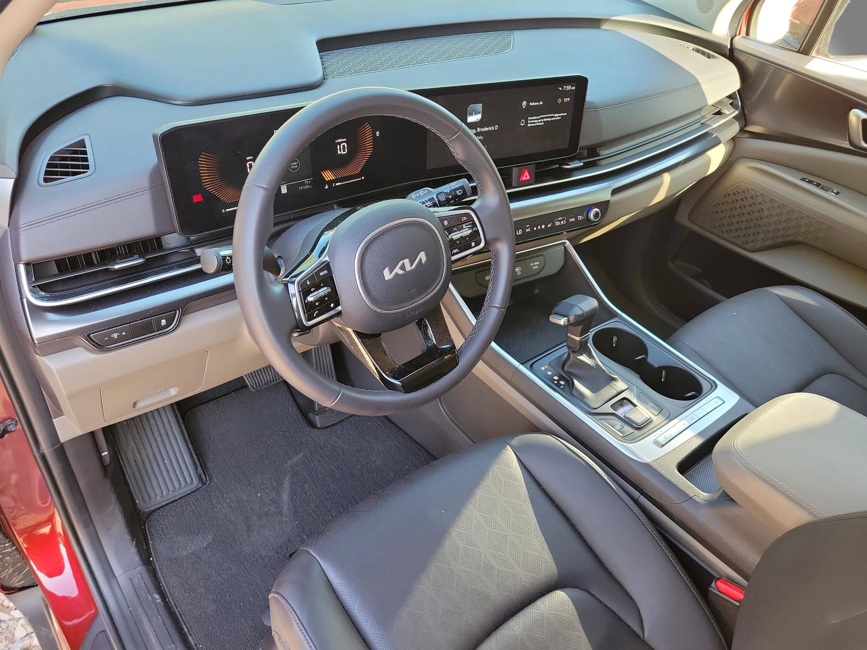 2025 Kia Carnival LXS