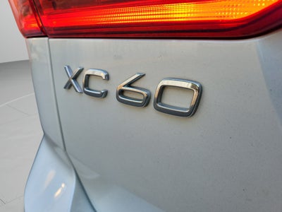 2019 Volvo XC60 T8 R-Design