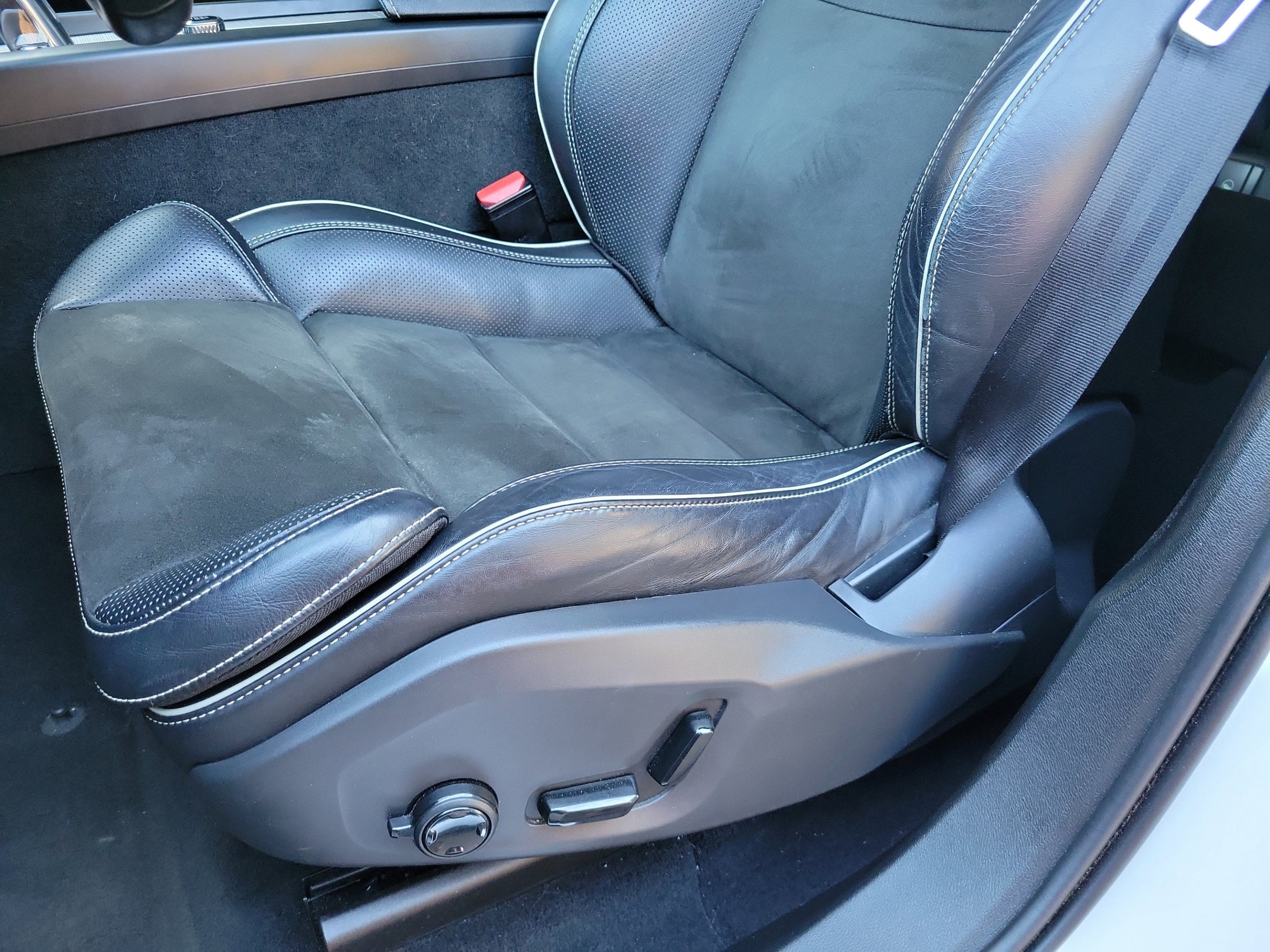 2019 Volvo XC60 T8 R-Design