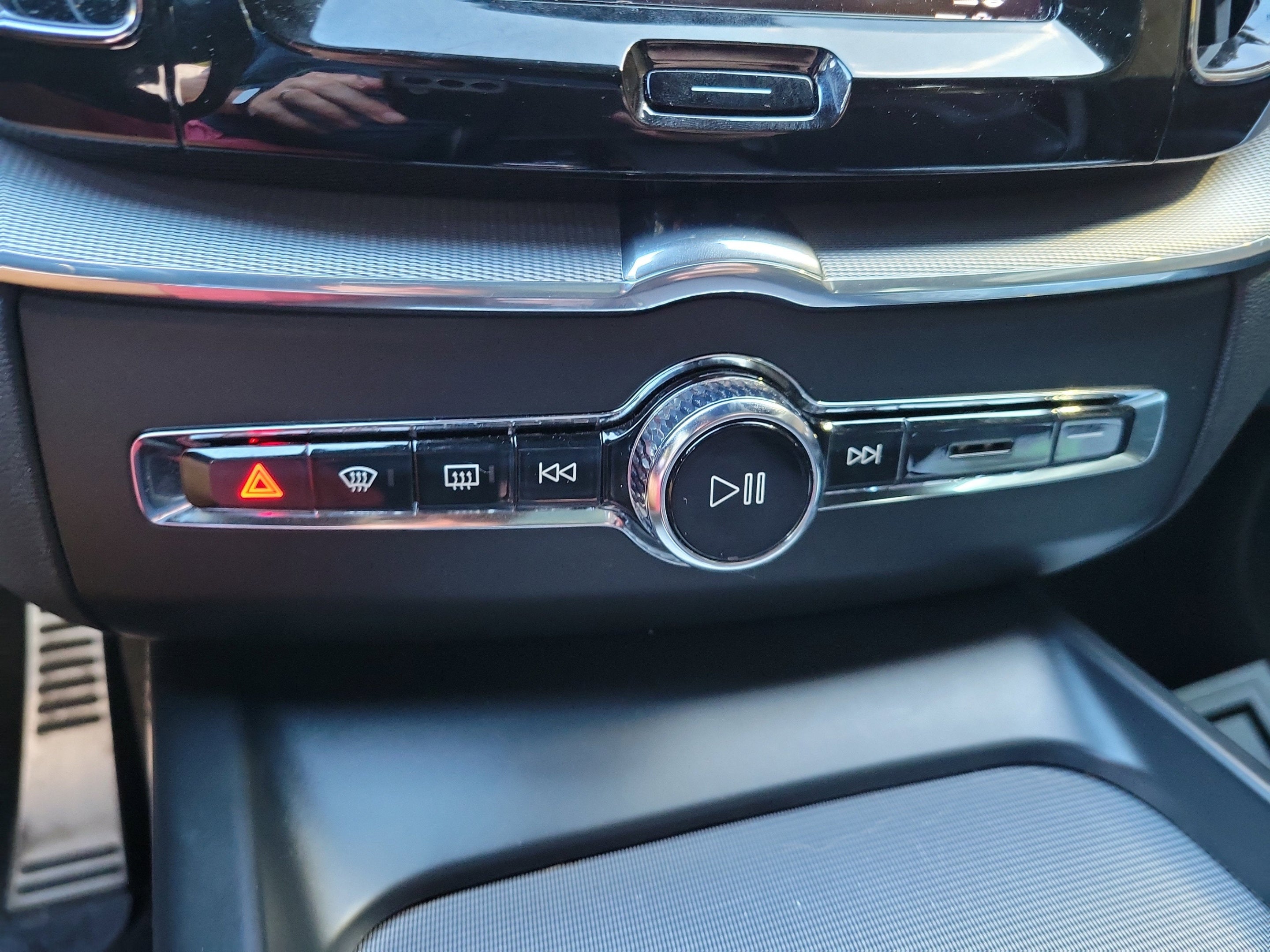 2019 Volvo XC60 T8 R-Design