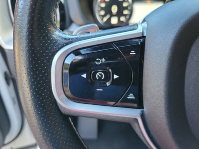 2019 Volvo XC60 T8 R-Design