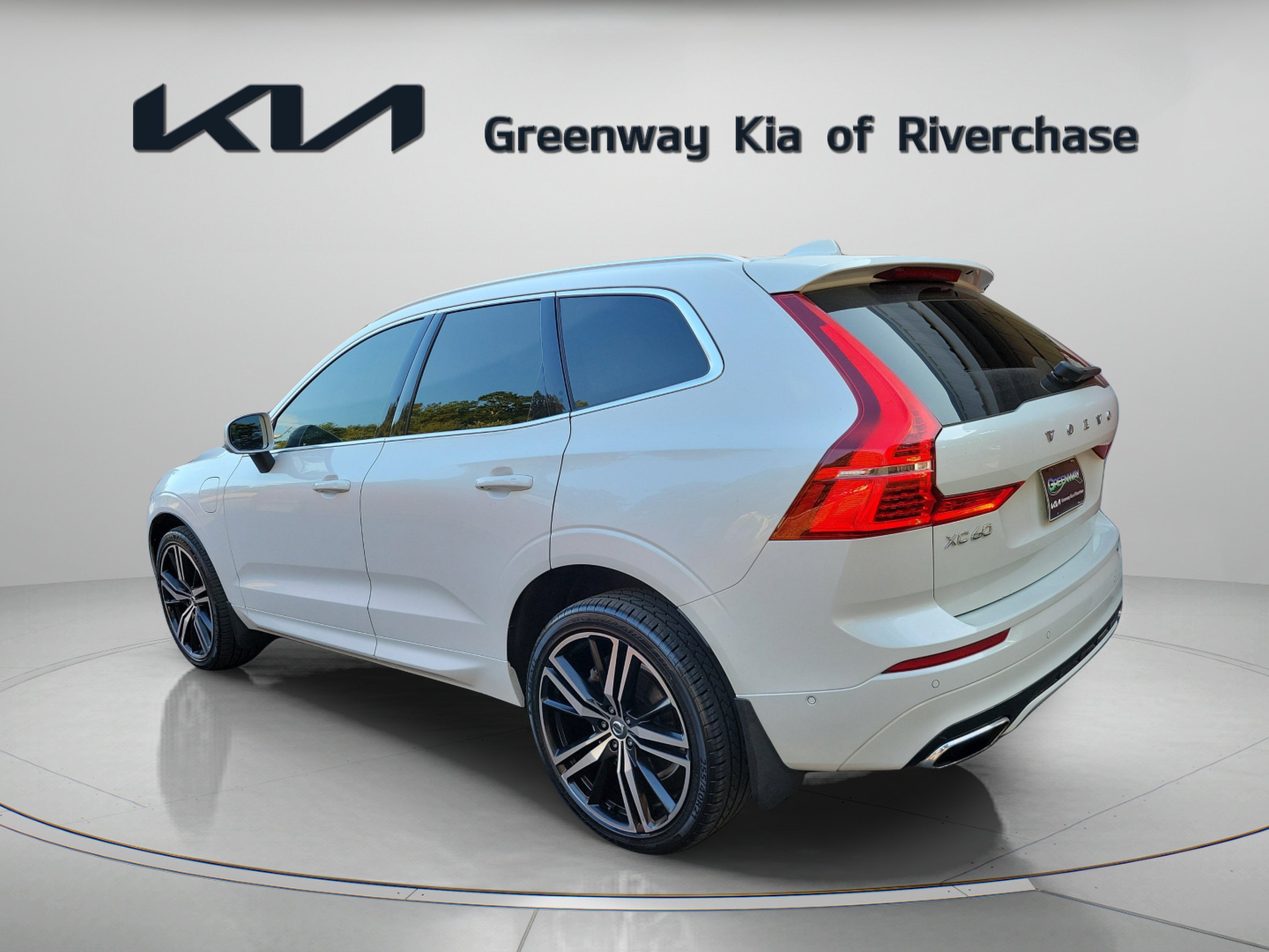 2019 Volvo XC60 T8 R-Design