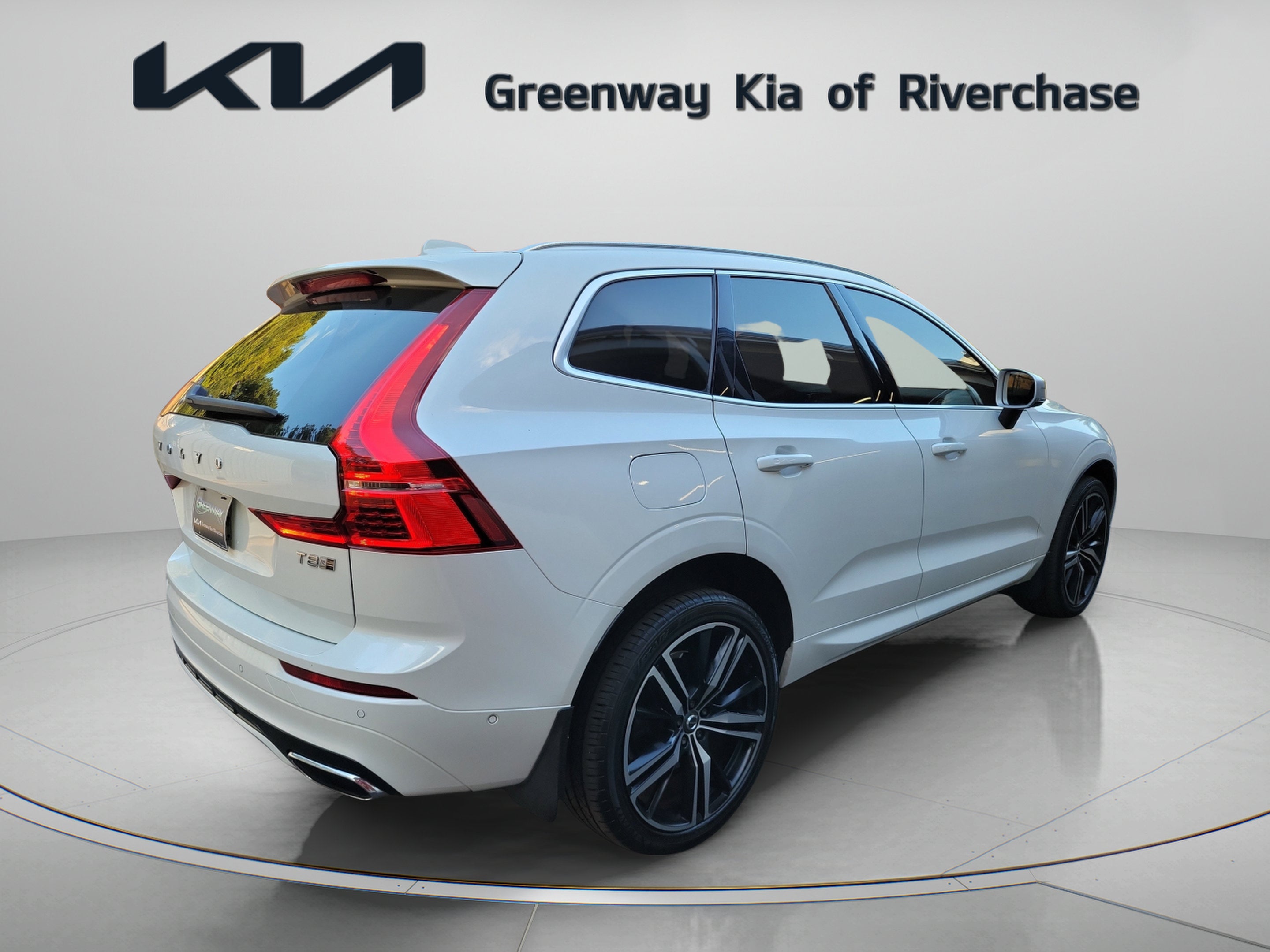 2019 Volvo XC60 T8 R-Design