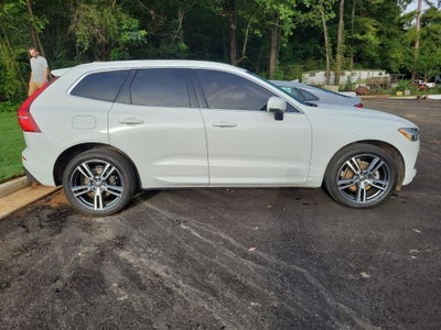 2021 Volvo XC60 T5 Momentum