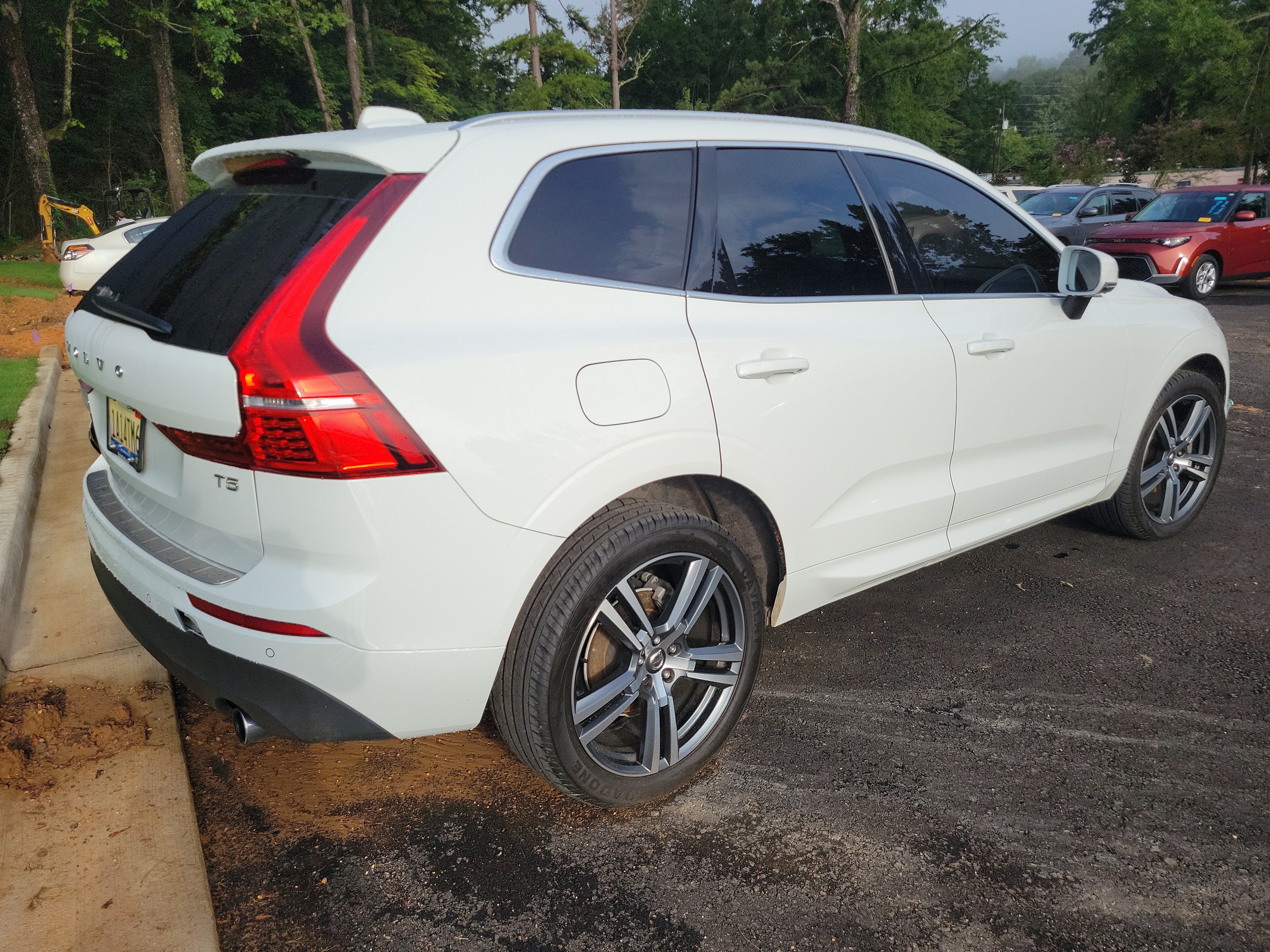 2021 Volvo XC60 T5 Momentum