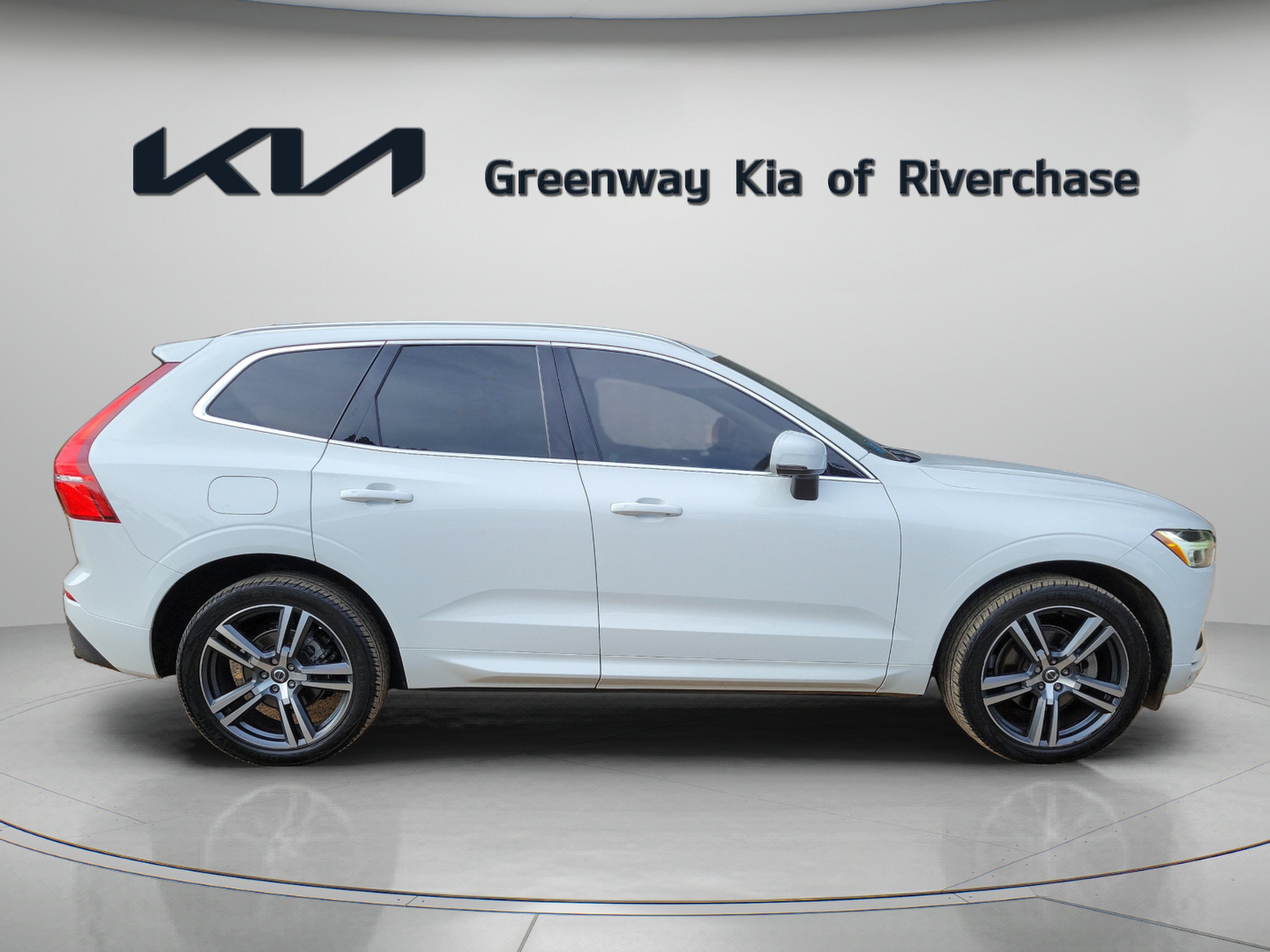 2021 Volvo XC60 T5 Momentum
